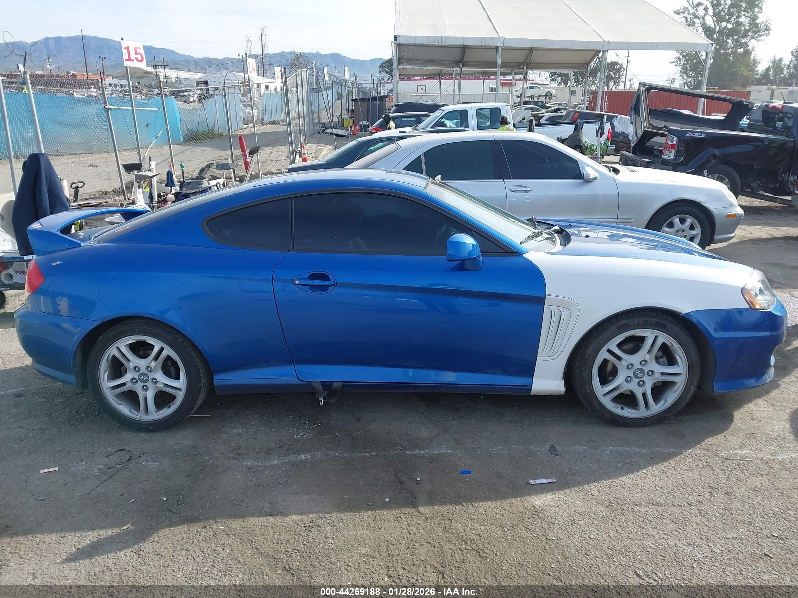 2005 Hyundai Tiburon Gt/se Blue vin: KMHHN65F75U167469