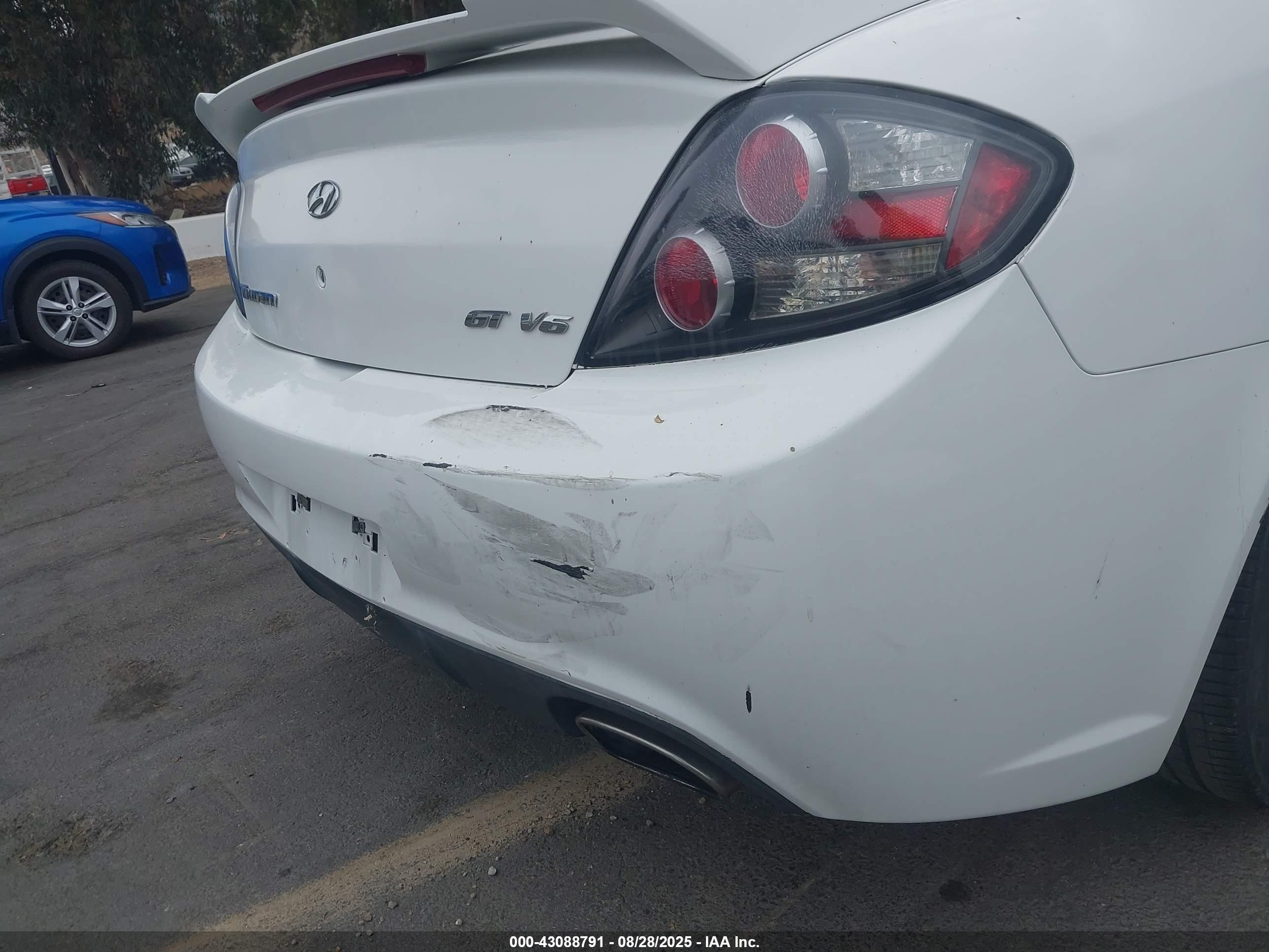 2007 Hyundai Tiburon Gt/gt Limited/se White vin: KMHHN66F17U256049