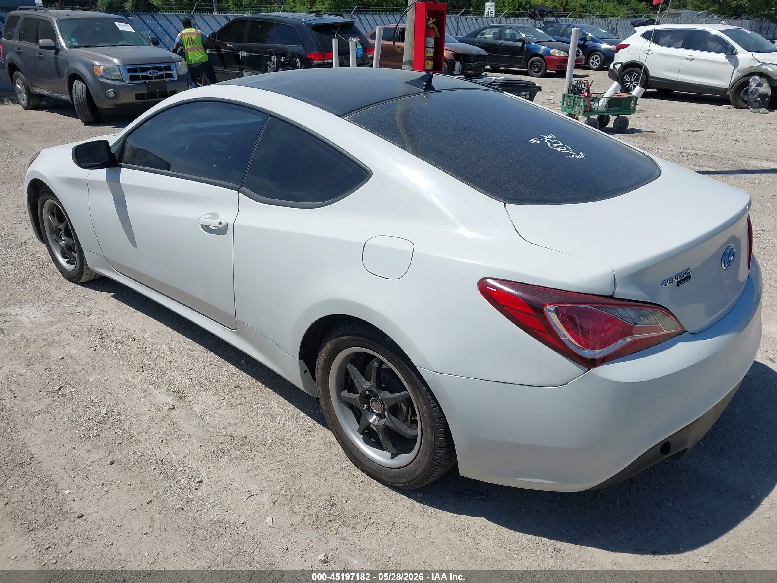 2013 Hyundai Genesis 2.0t White vin: KMHHT6KD1DU089682
