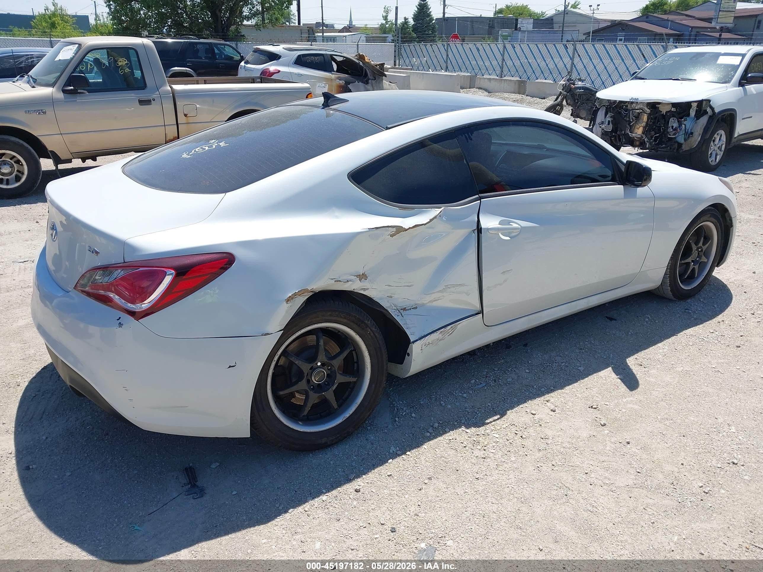 2013 Hyundai Genesis 2.0t White vin: KMHHT6KD1DU089682