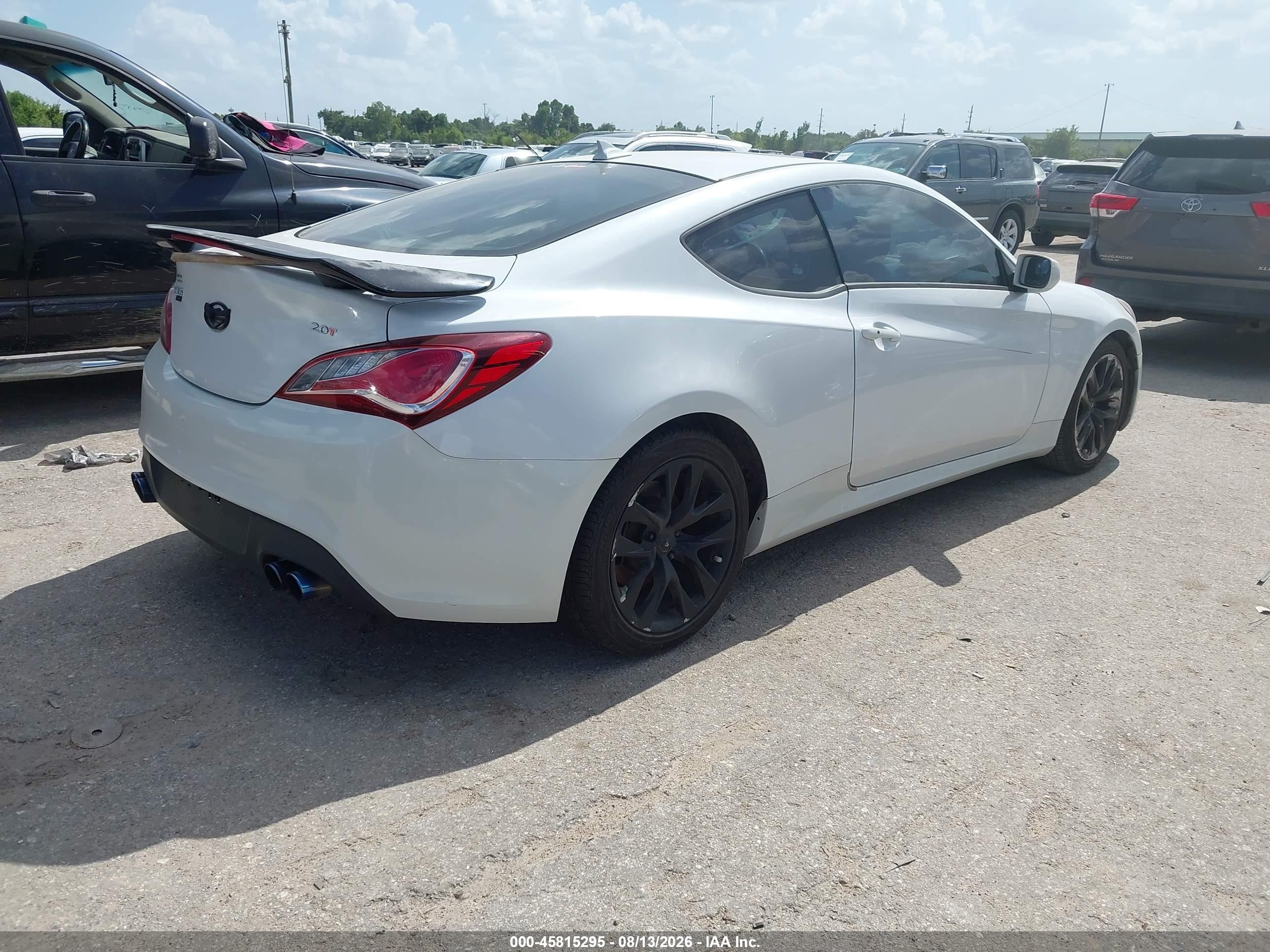2013 Hyundai Genesis 2.0t Premium White vin: KMHHT6KD1DU103628