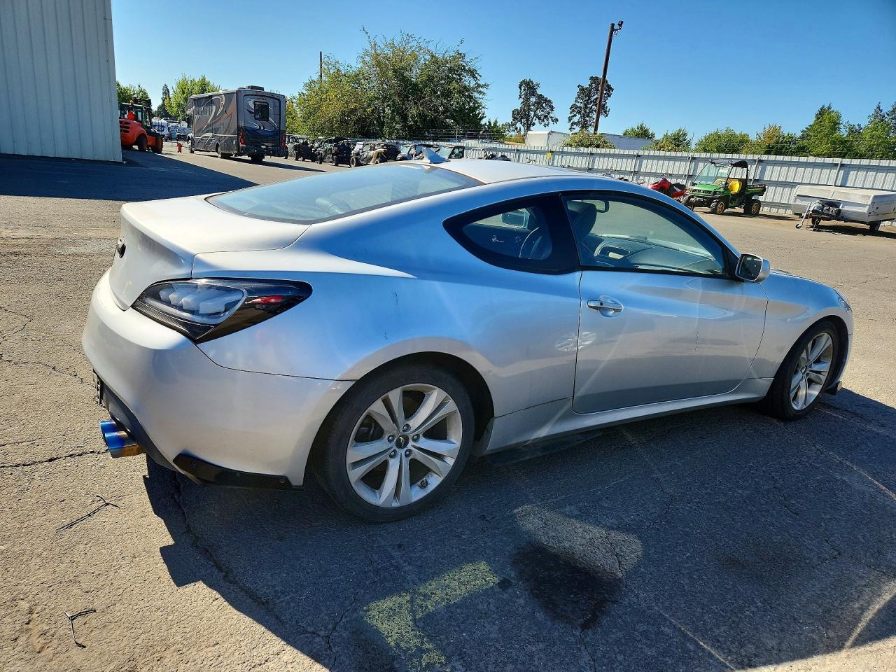 2010 Hyundai Genesis Coupe 2.0t Premium Silver vin: KMHHT6KD2AU010208