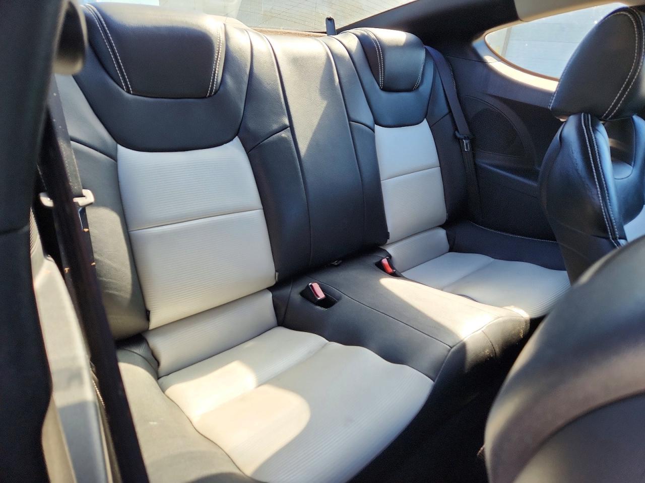 2010 Hyundai Genesis Coupe 2.0t Premium Silver vin: KMHHT6KD2AU010208
