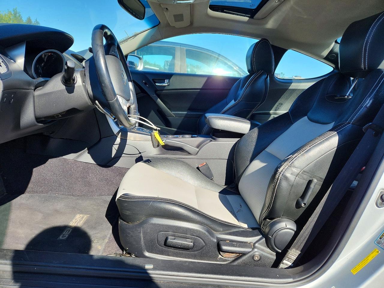 2010 Hyundai Genesis Coupe 2.0t Premium Silver vin: KMHHT6KD2AU010208