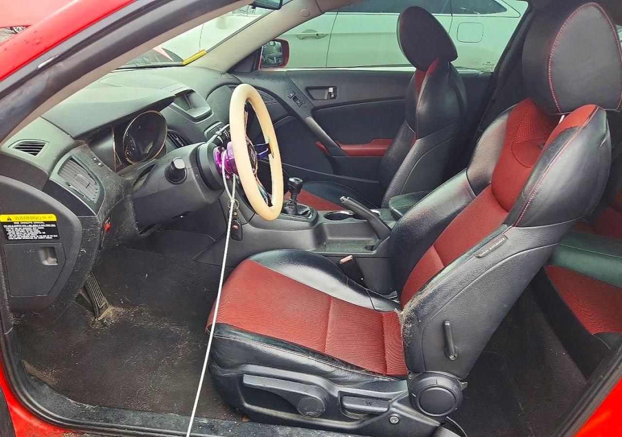 2011 Hyundai Genesis Coupe 2.0t Red vin: KMHHT6KD2BU062262