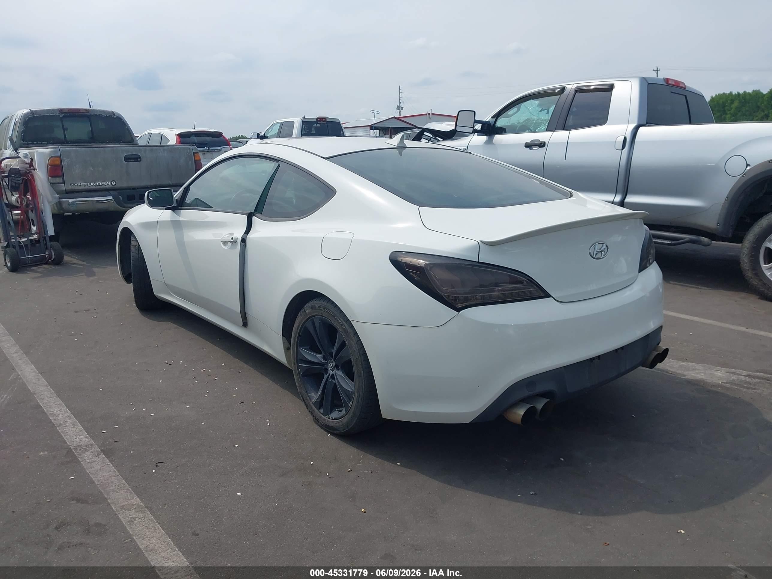 2012 Hyundai Genesis 2.0t White vin: KMHHT6KD2CU067737
