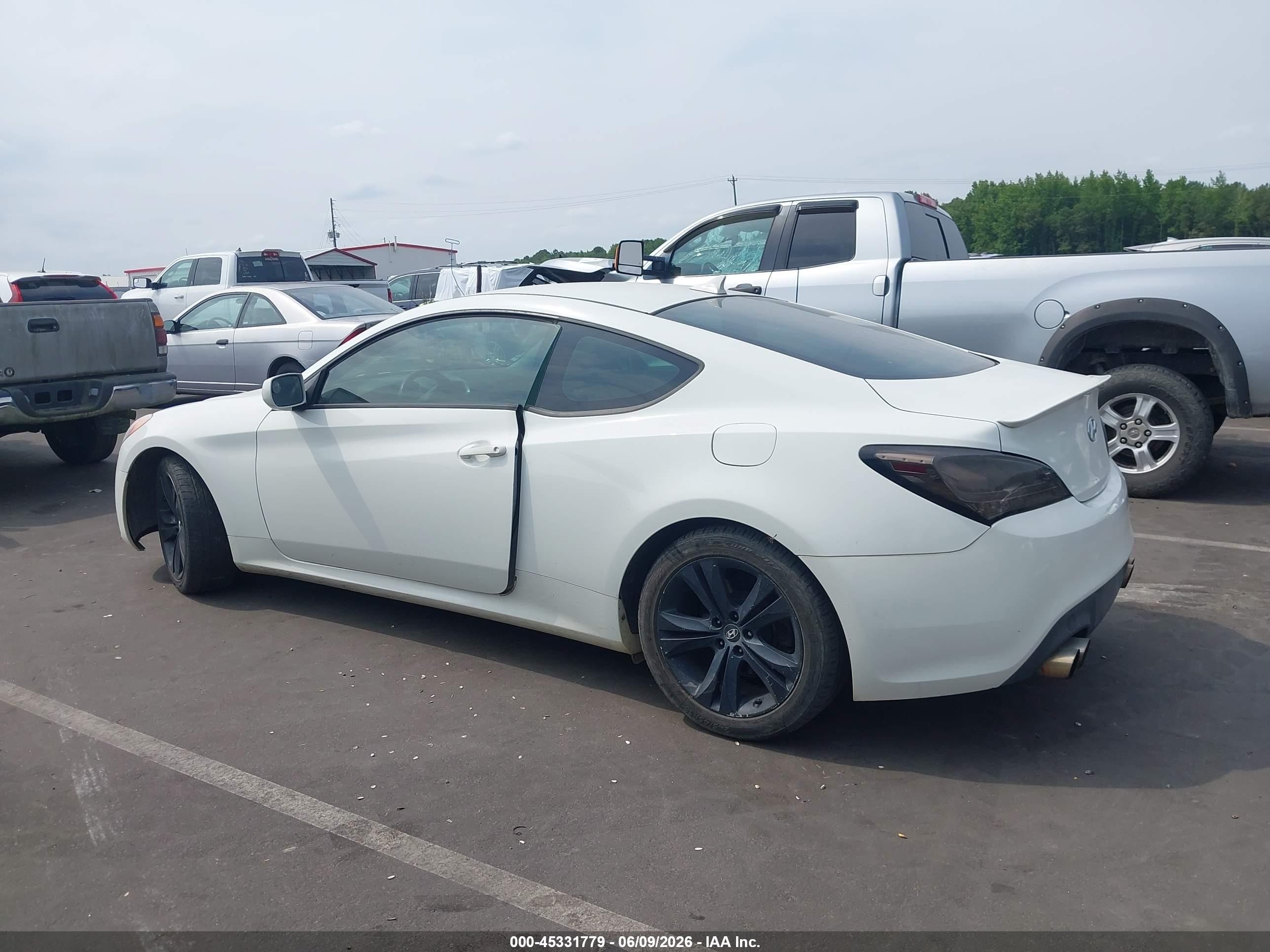 2012 Hyundai Genesis 2.0t White vin: KMHHT6KD2CU067737