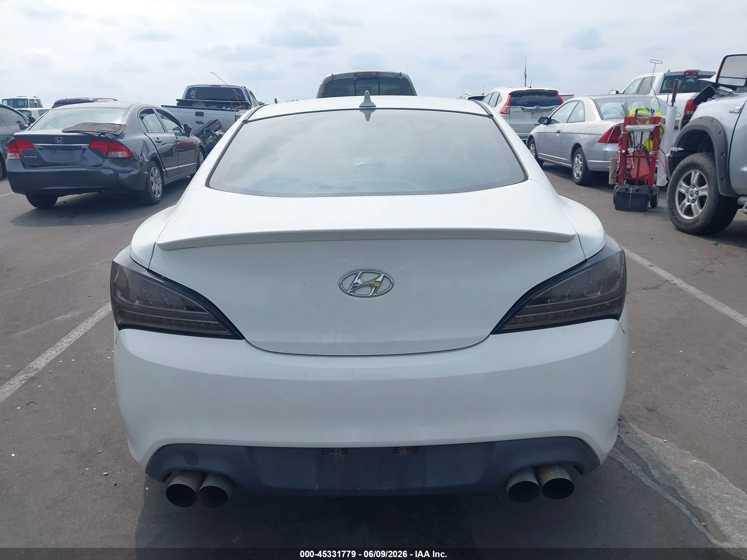 2012 Hyundai Genesis 2.0t White vin: KMHHT6KD2CU067737