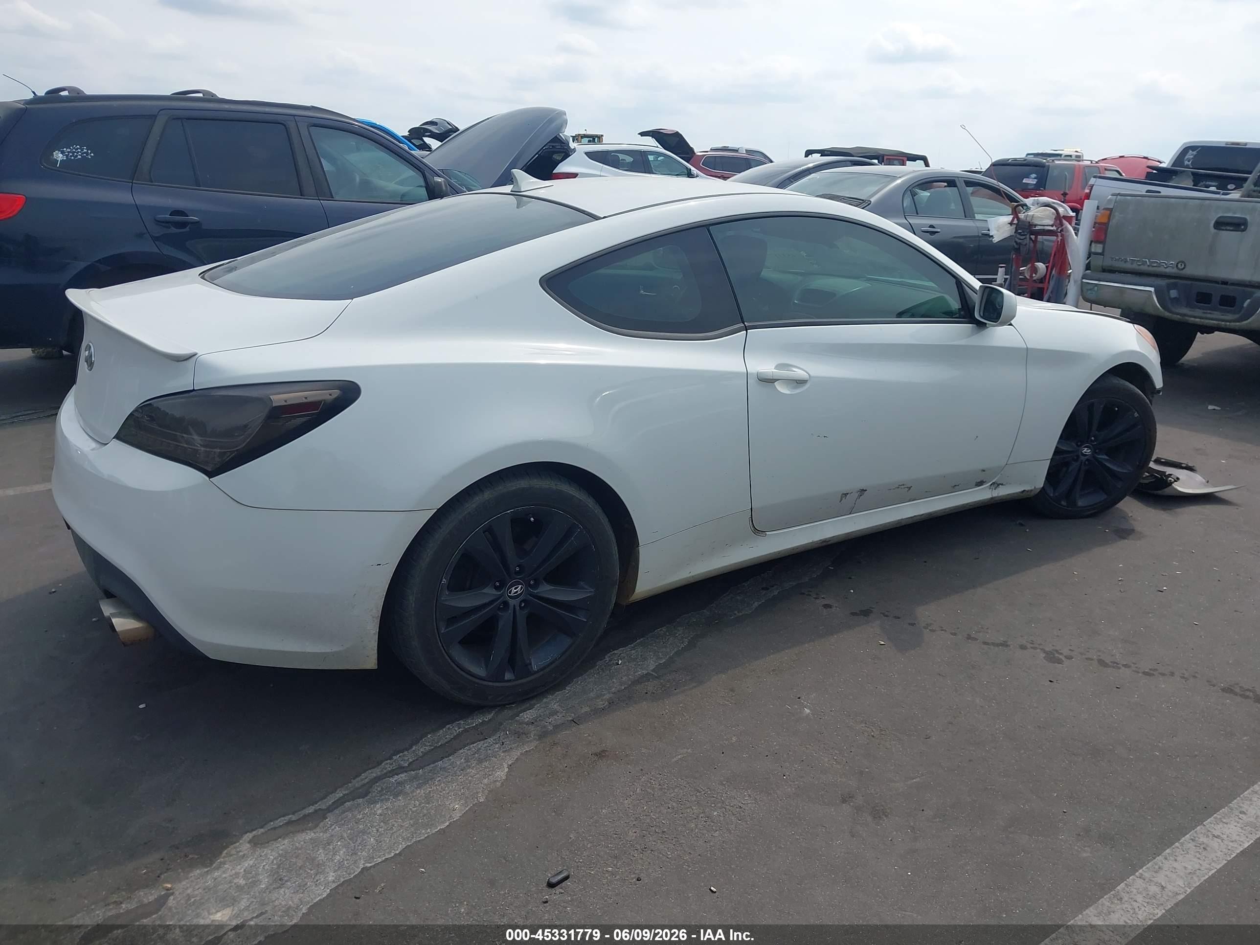 2012 Hyundai Genesis 2.0t White vin: KMHHT6KD2CU067737
