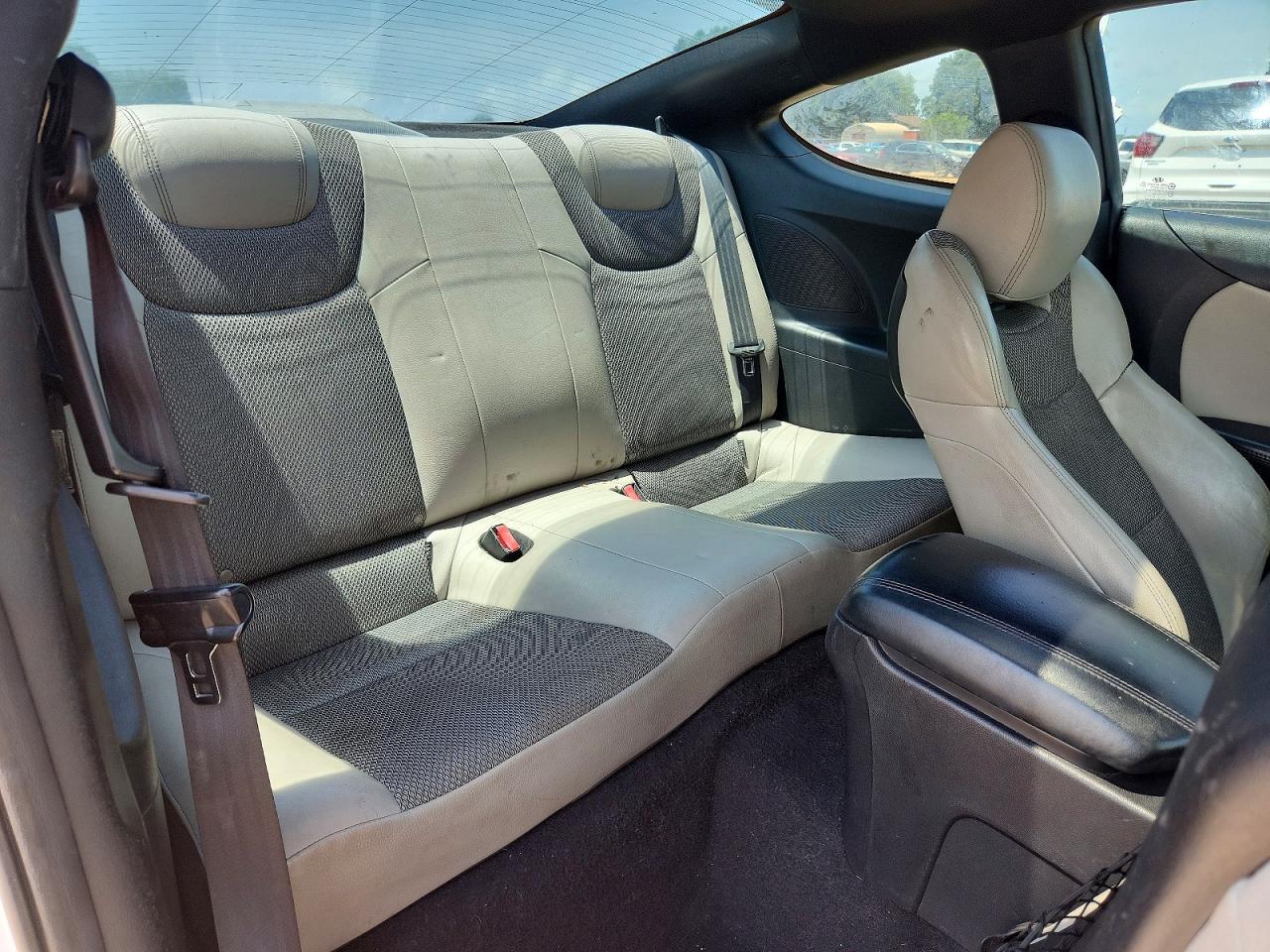 2013 Hyundai Genesis Coupe 2.0t White vin: KMHHT6KD2DU081168