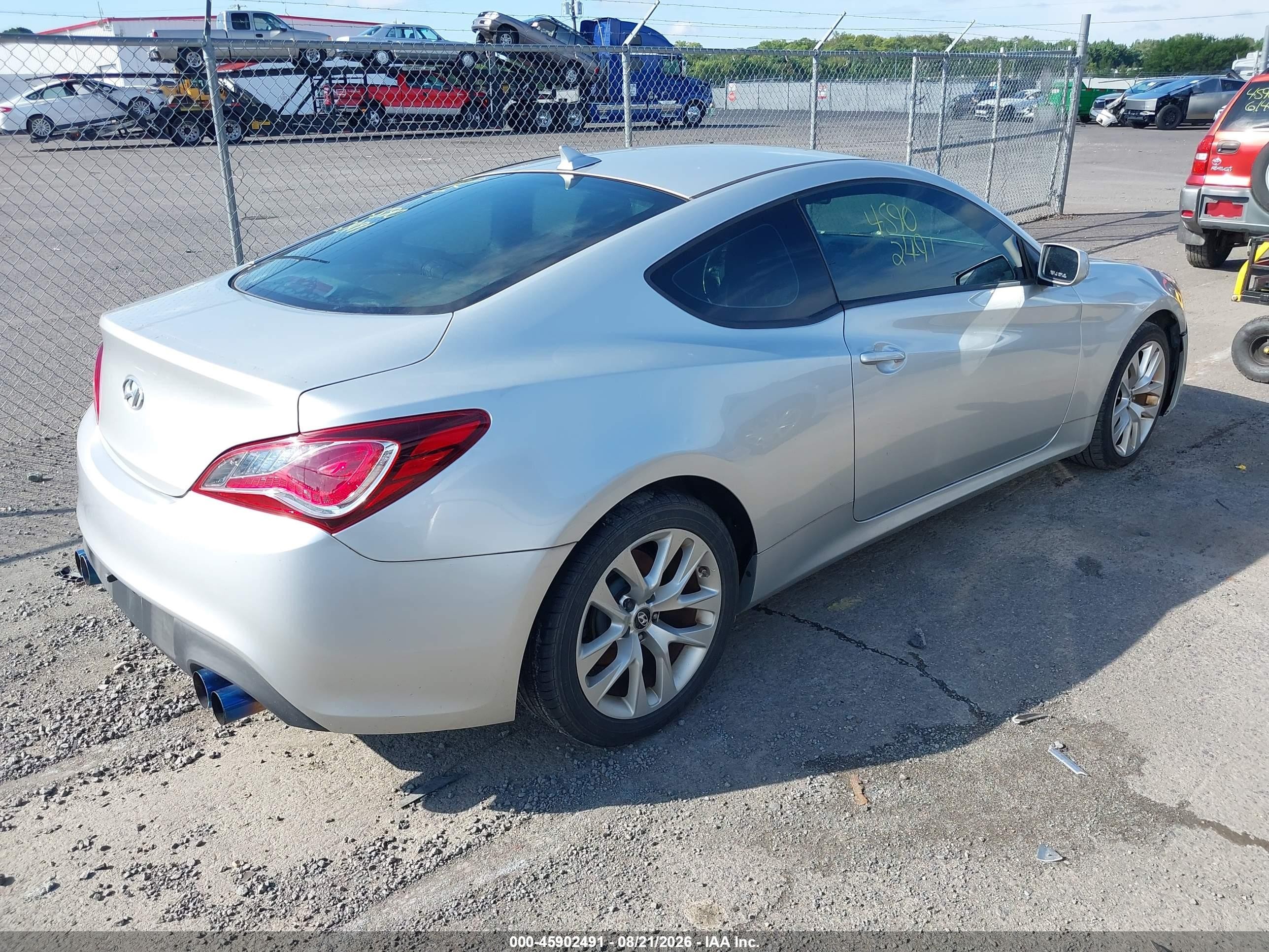 2013 Hyundai Genesis 2.0t Серебряный vin: KMHHT6KD2DU095524