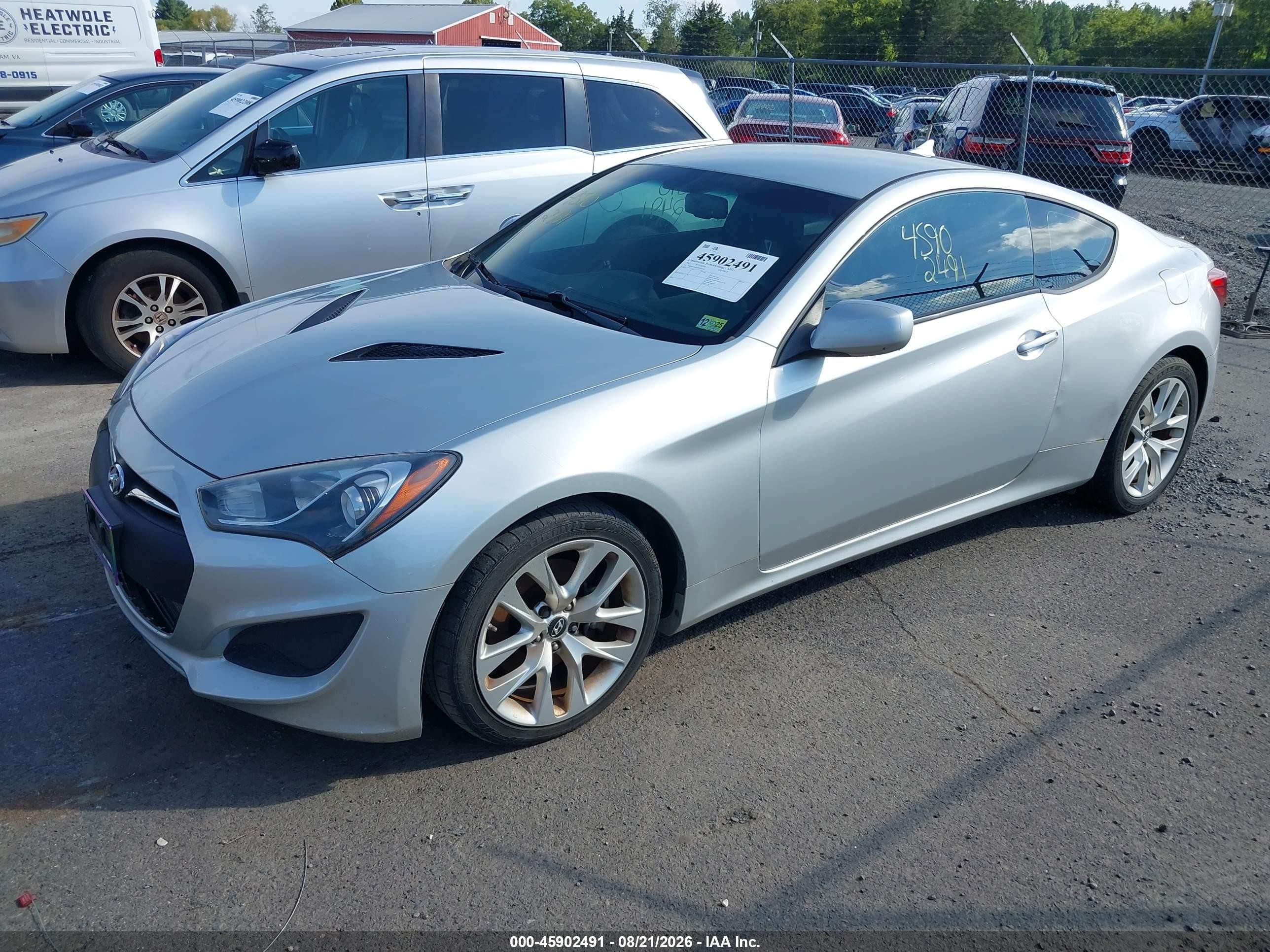 2013 Hyundai Genesis 2.0t Серебряный vin: KMHHT6KD2DU095524