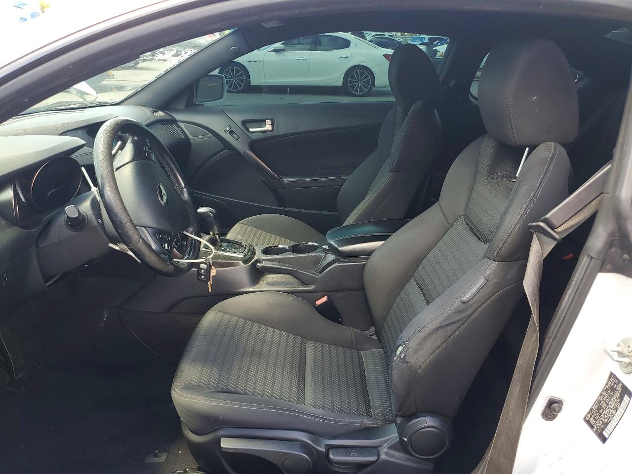 2013 Hyundai Genesis Coupe 2.0t White vin: KMHHT6KD2DU105193