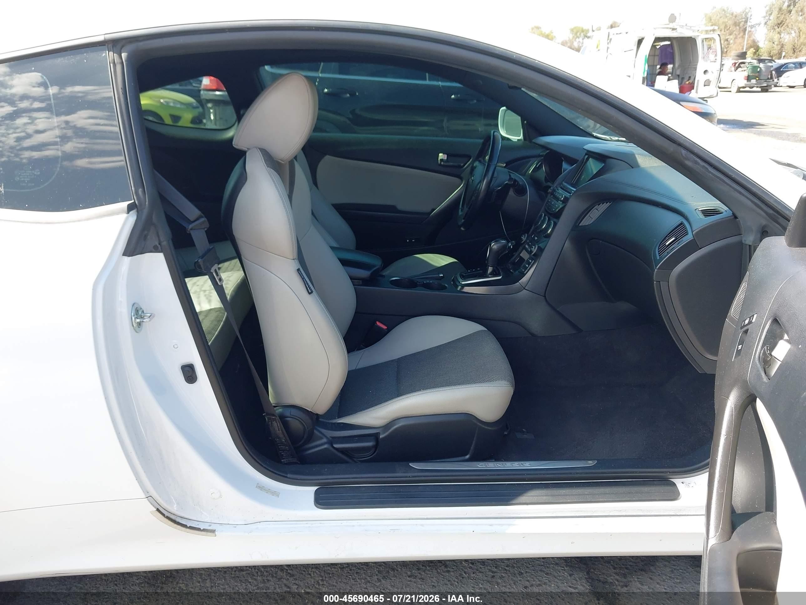2014 Hyundai Genesis 2.0t Premium White vin: KMHHT6KD2EU118351