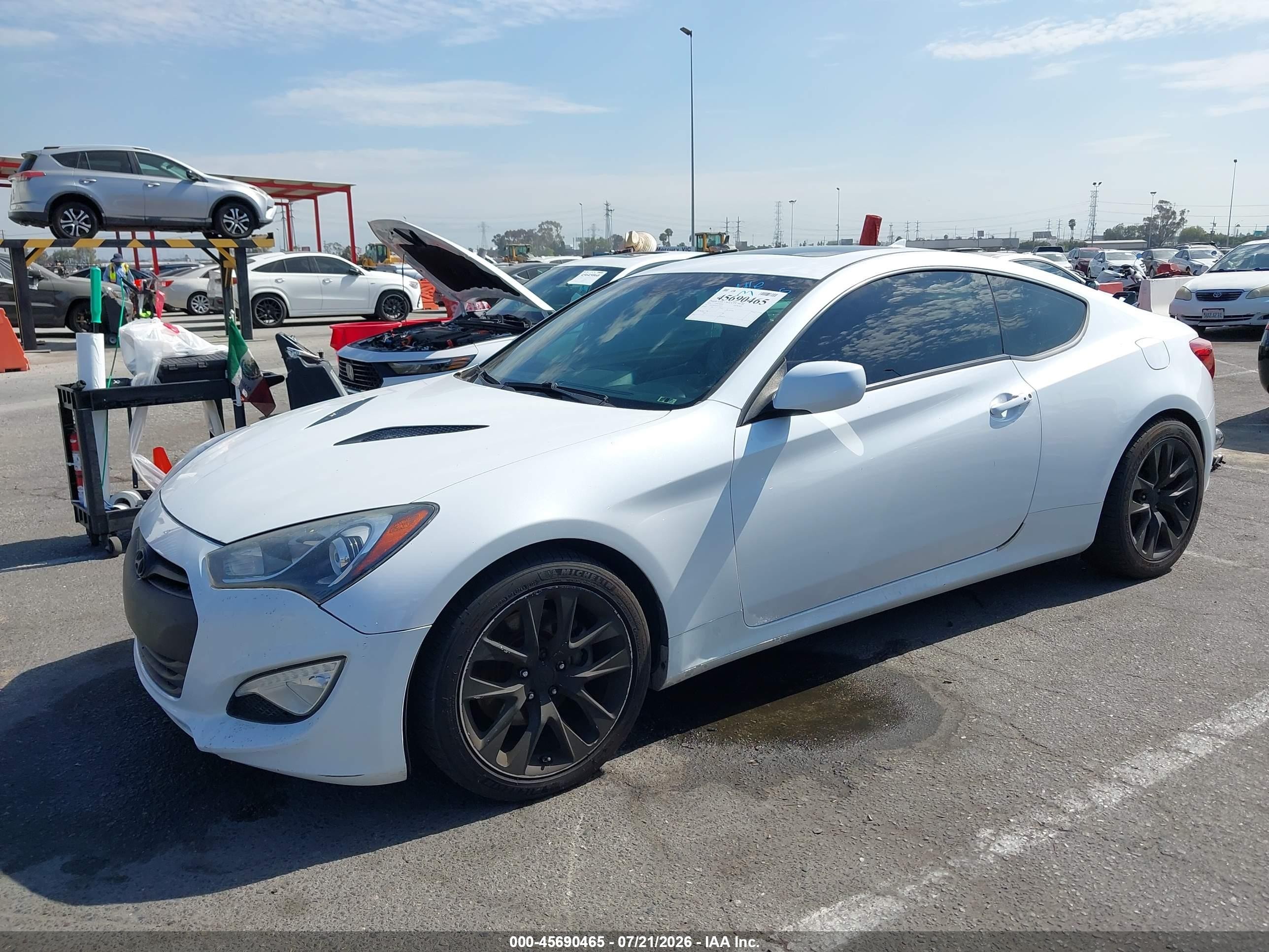 2014 Hyundai Genesis 2.0t Premium White vin: KMHHT6KD2EU118351