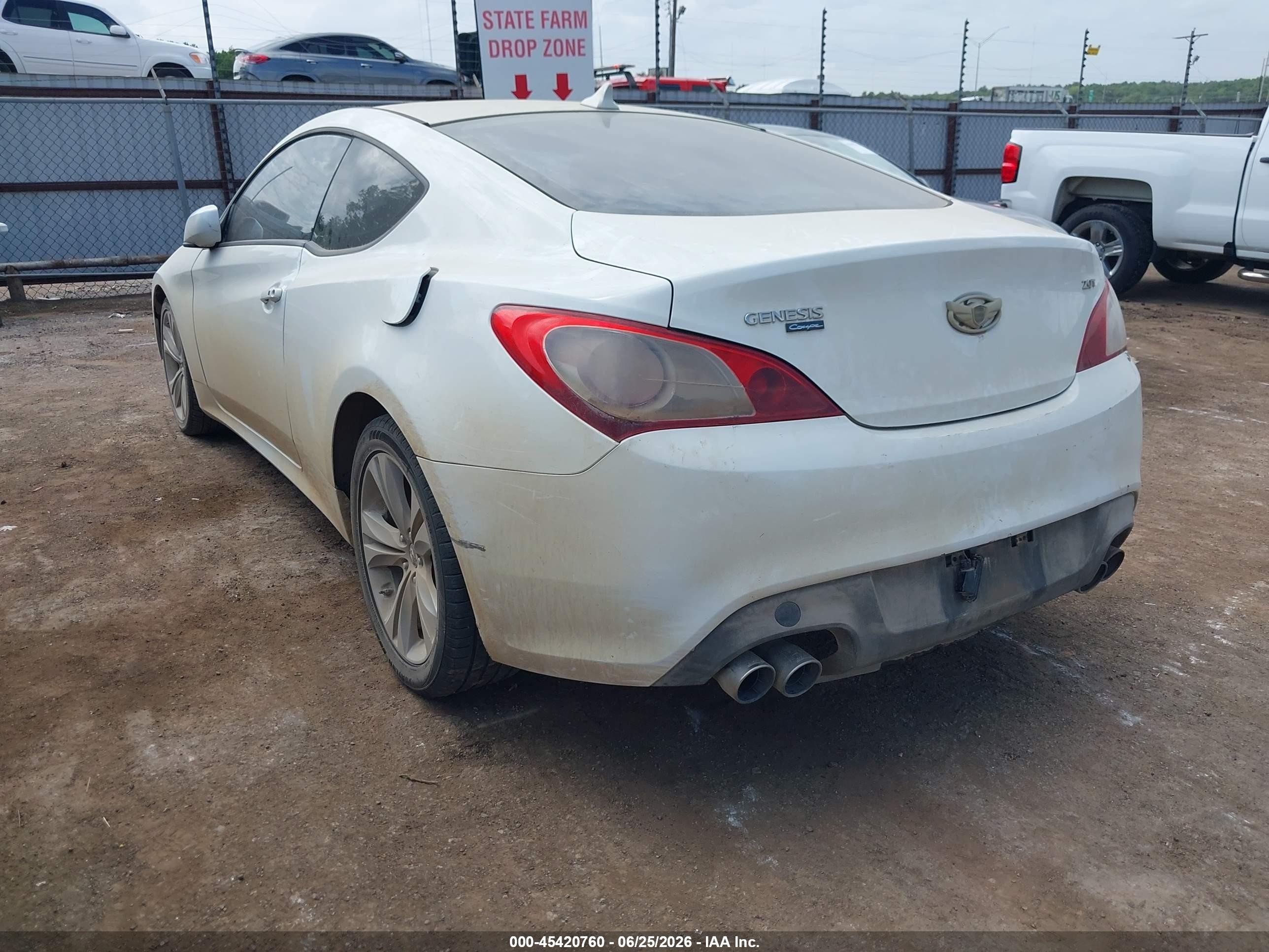 2010 Hyundai Genesis 2.0t Premium White vin: KMHHT6KD3AU018642