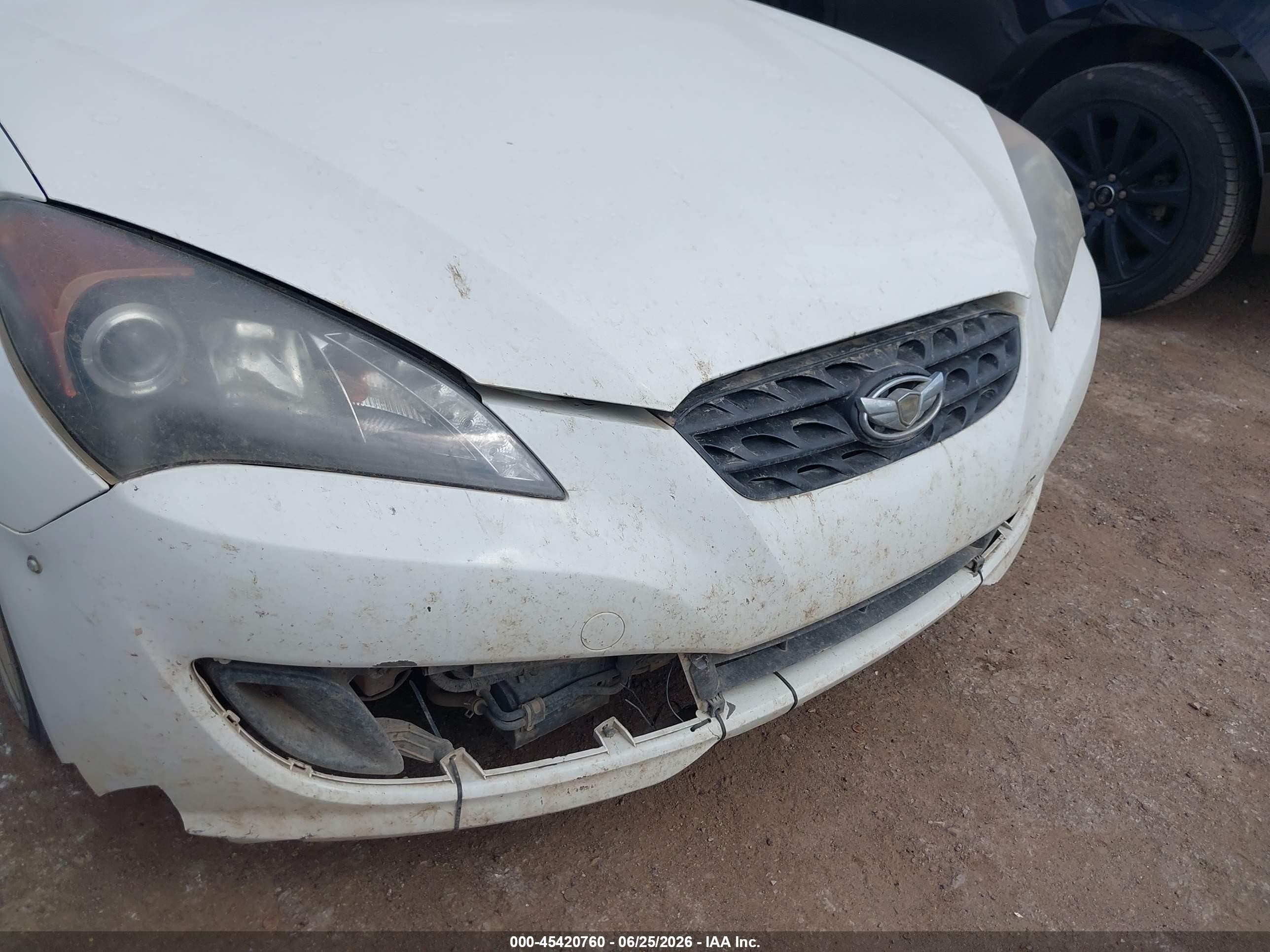 2010 Hyundai Genesis 2.0t Premium White vin: KMHHT6KD3AU018642
