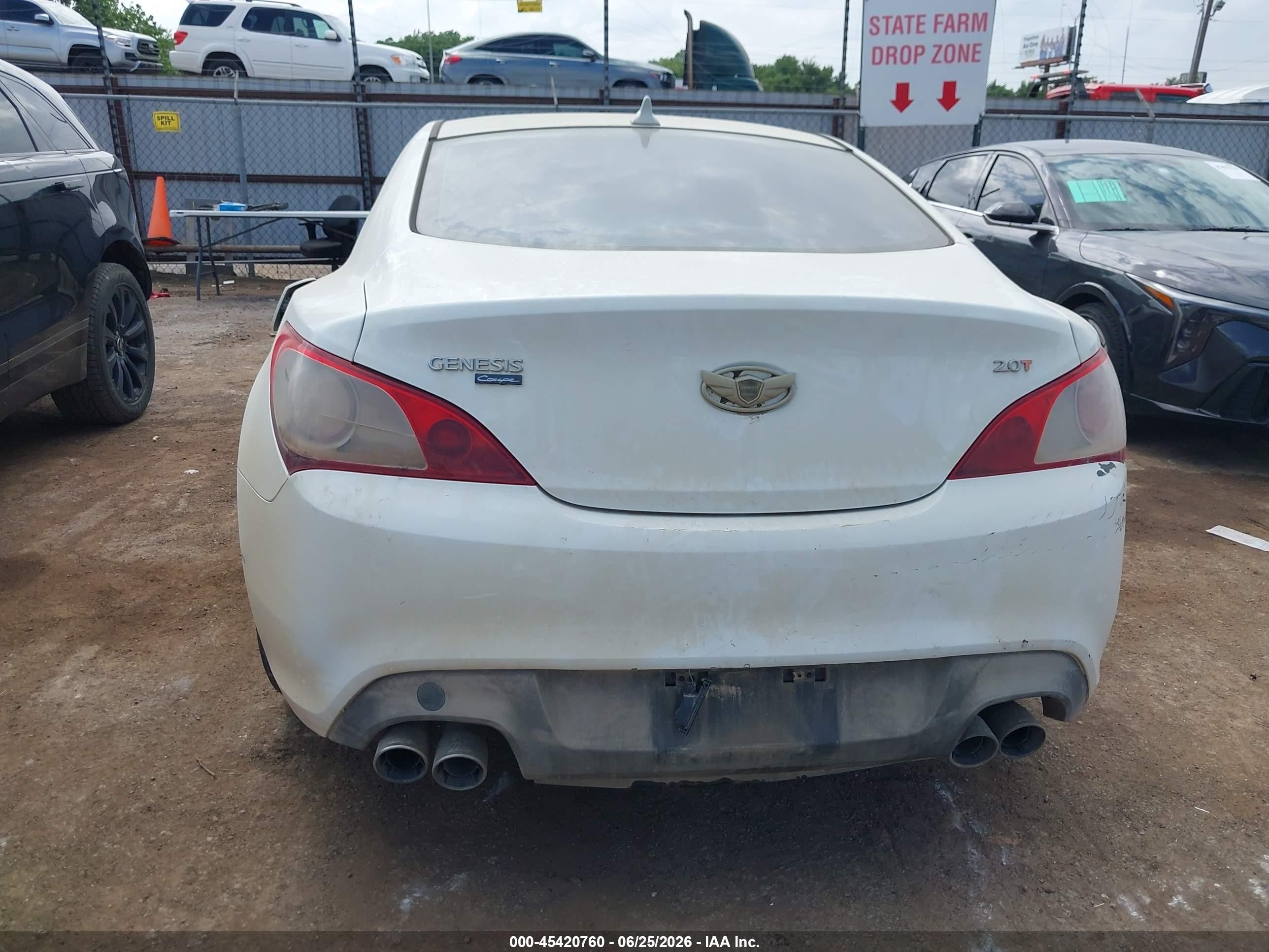 2010 Hyundai Genesis 2.0t Premium White vin: KMHHT6KD3AU018642