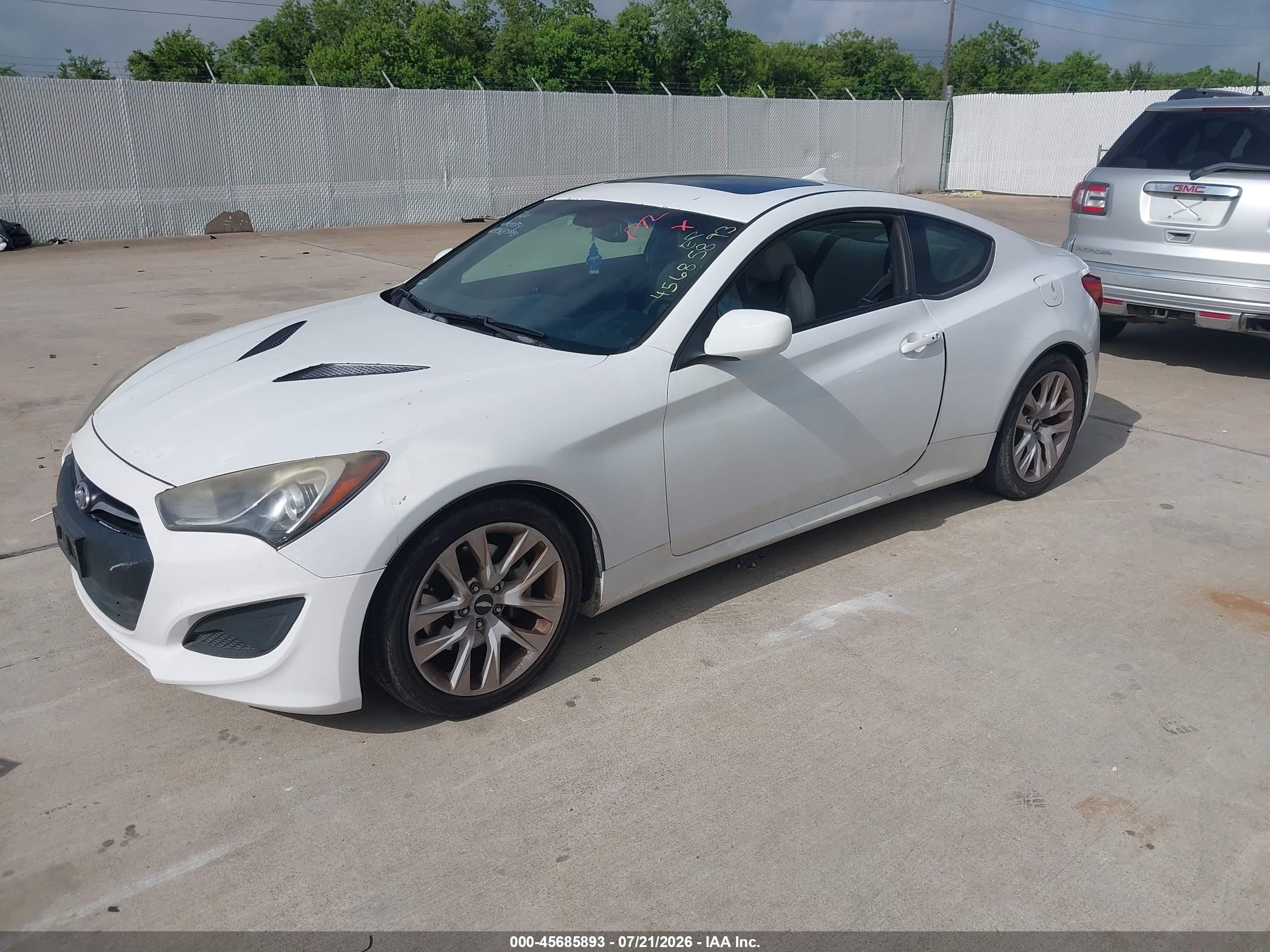 2013 Hyundai Genesis 2.0t Premium White vin: KMHHT6KD3DU083057