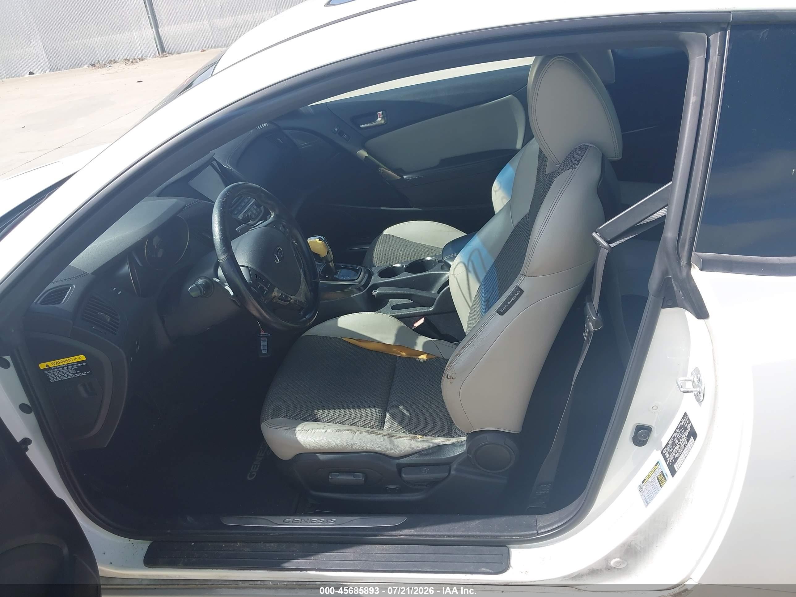 2013 Hyundai Genesis 2.0t Premium White vin: KMHHT6KD3DU083057