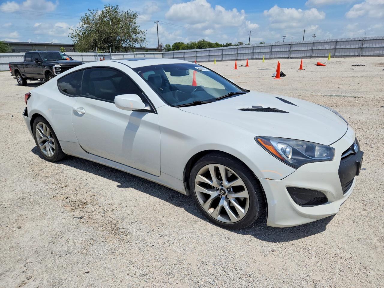 2013 Hyundai Genesis Coupe 2.0t White vin: KMHHT6KD3DU091997