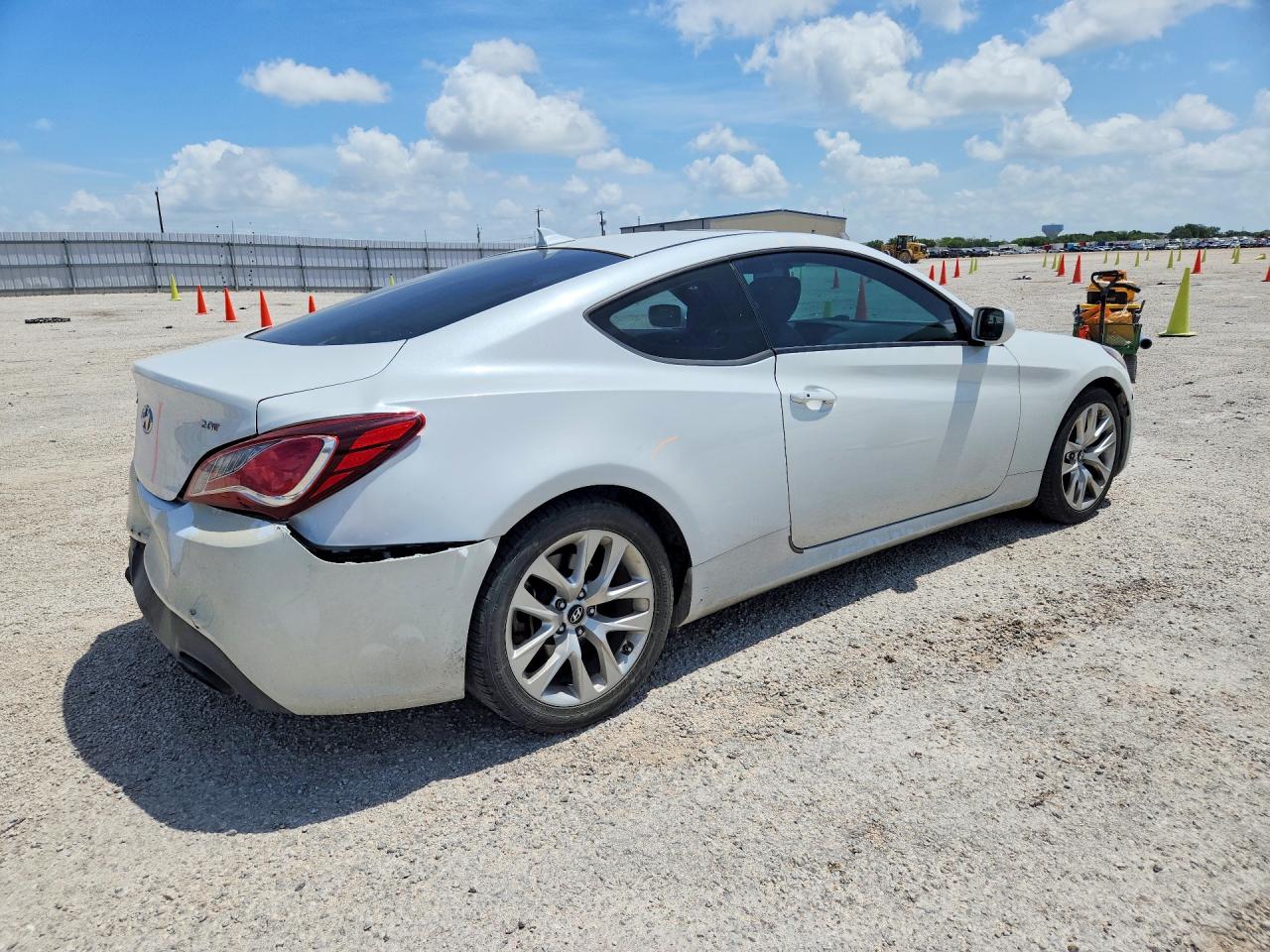 2013 Hyundai Genesis Coupe 2.0t White vin: KMHHT6KD3DU091997