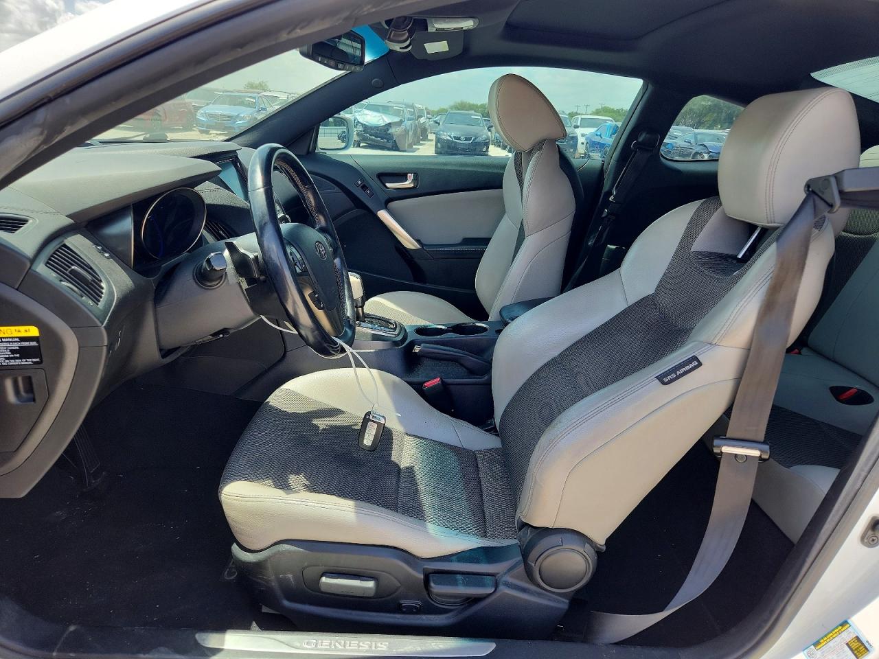 2013 Hyundai Genesis Coupe 2.0t White vin: KMHHT6KD3DU091997