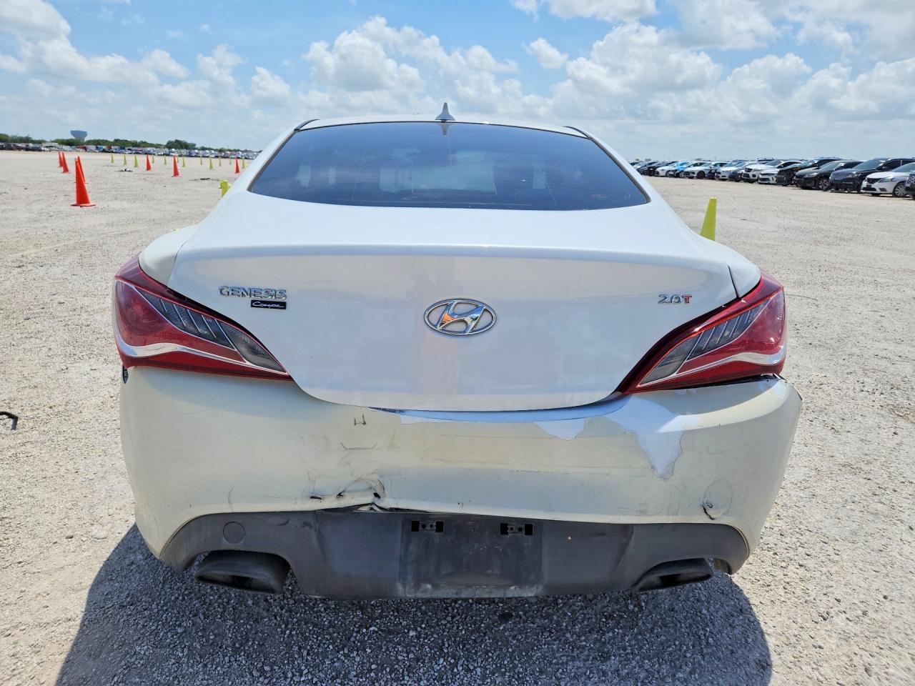 2013 Hyundai Genesis Coupe 2.0t White vin: KMHHT6KD3DU091997
