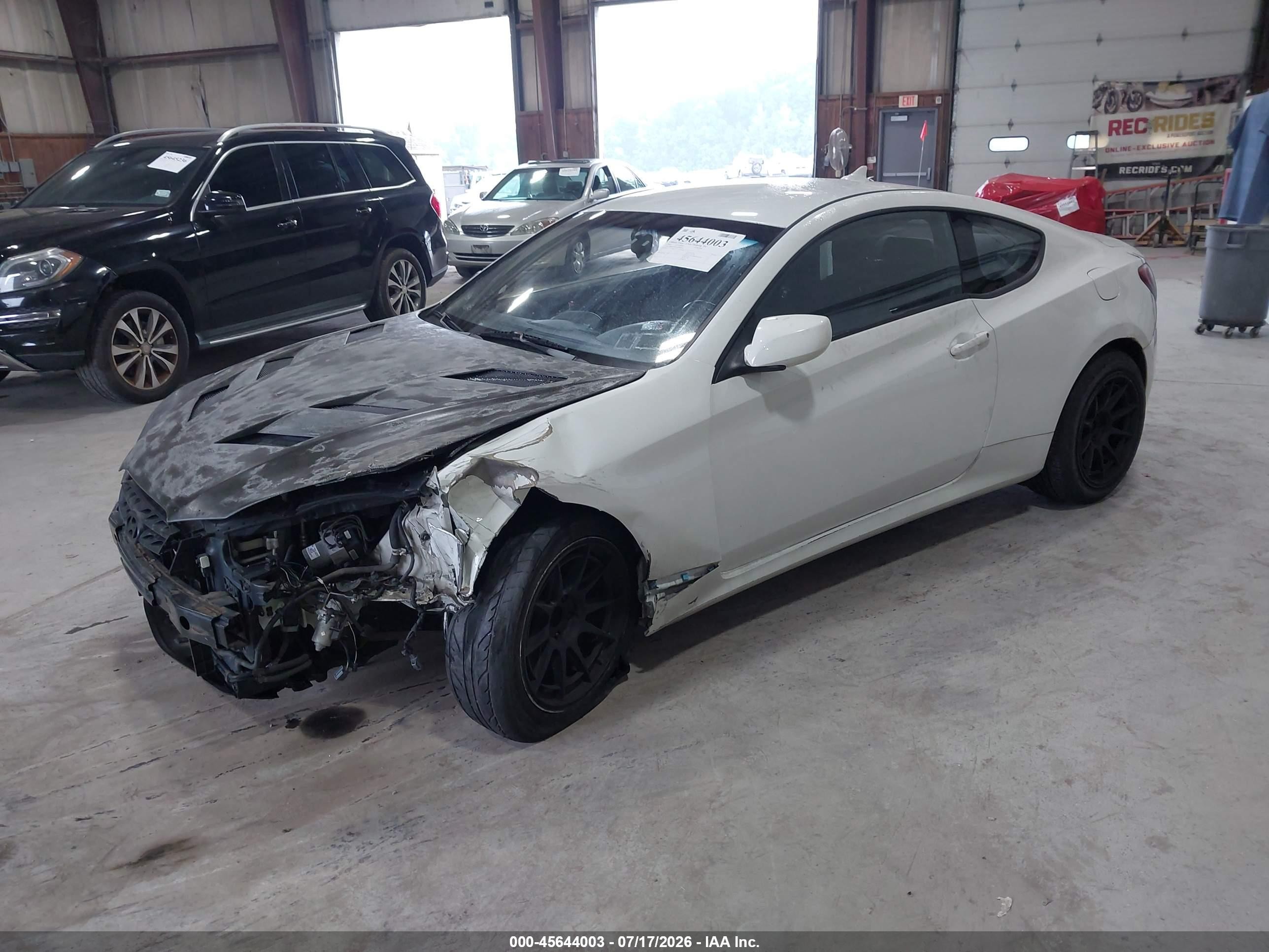 2010 Hyundai Genesis 2.0t White vin: KMHHT6KD4AU008248