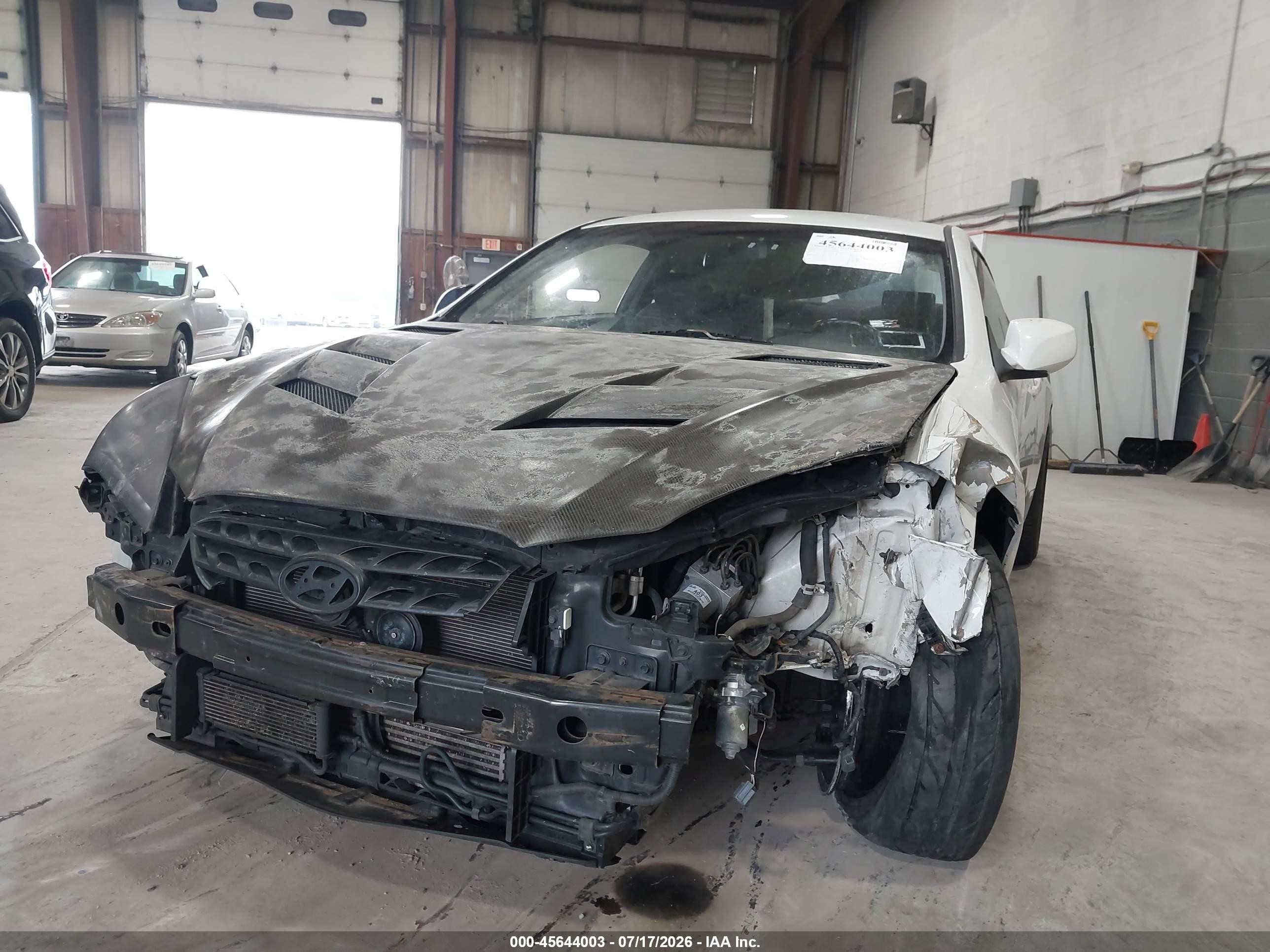 2010 Hyundai Genesis 2.0t White vin: KMHHT6KD4AU008248