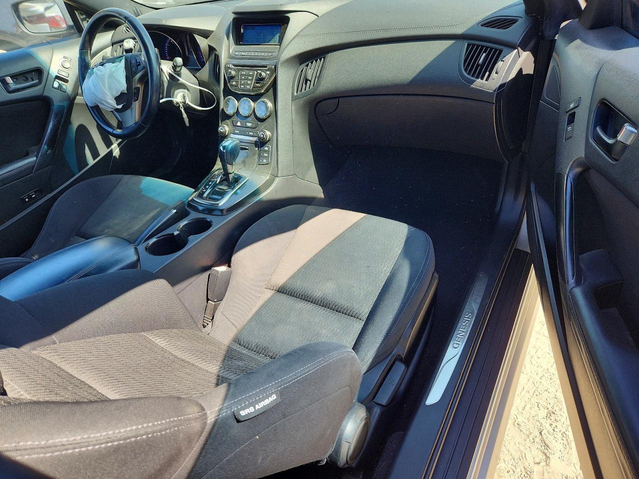 2013 Hyundai Genesis Coupe 2.0t Silver vin: KMHHT6KD4DU084671