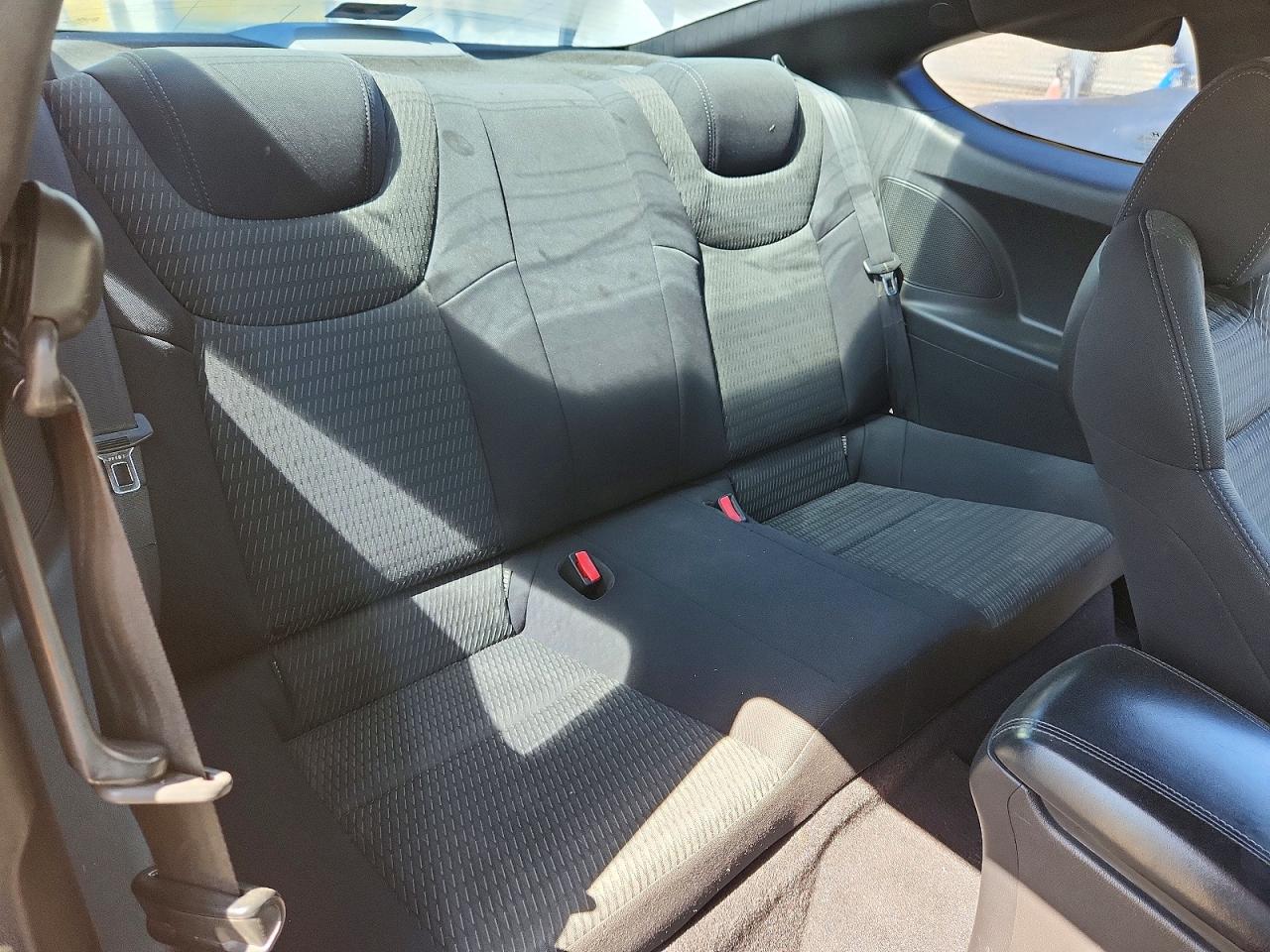 2013 Hyundai Genesis Coupe 2.0t Silver vin: KMHHT6KD4DU084671