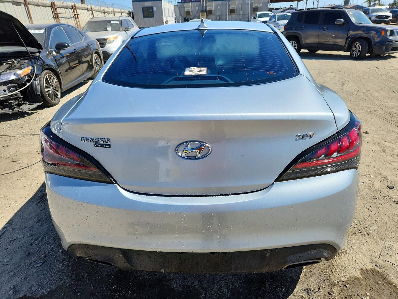 2013 Hyundai Genesis Coupe 2.0t Silver vin: KMHHT6KD4DU084671