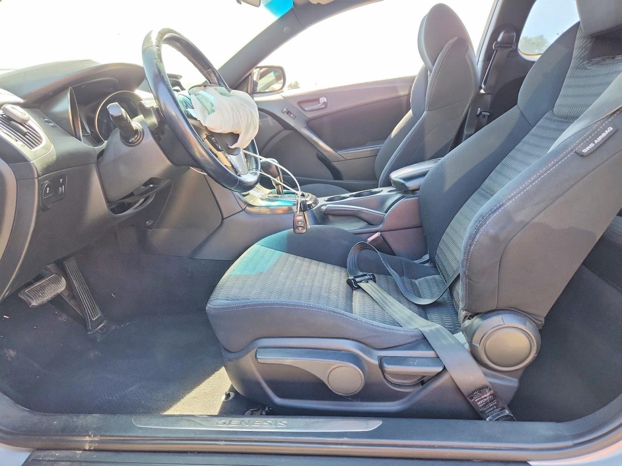 2013 Hyundai Genesis Coupe 2.0t Silver vin: KMHHT6KD4DU084671
