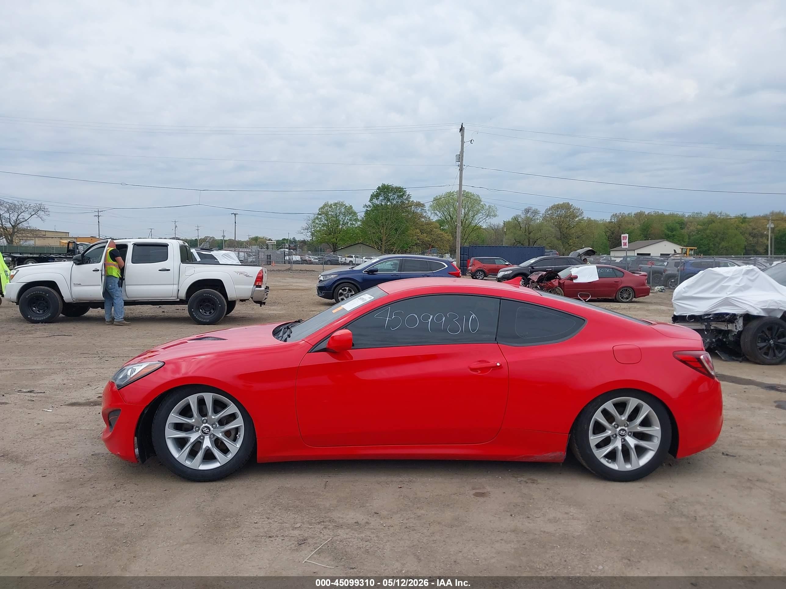2013 Hyundai Genesis 2.0t Red vin: KMHHT6KD4DU091975