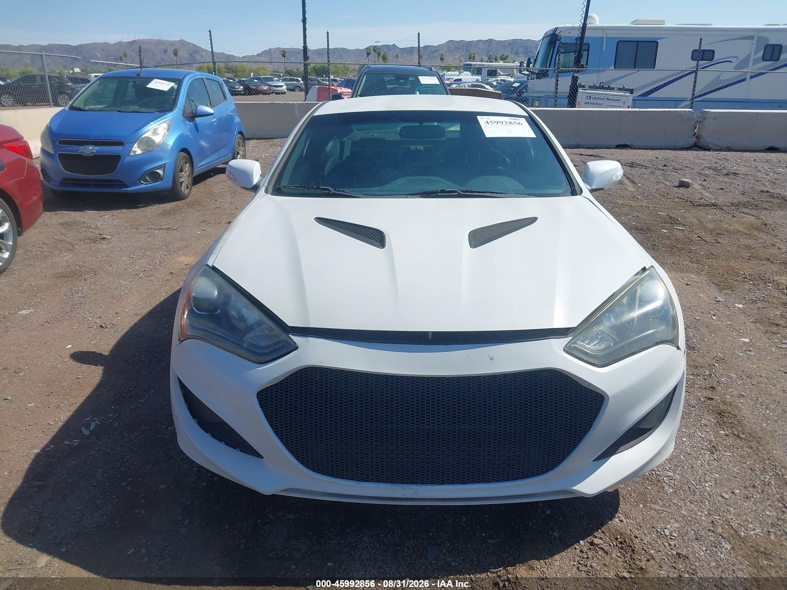 2013 Hyundai Genesis 2.0t White vin: KMHHT6KD5DU109559