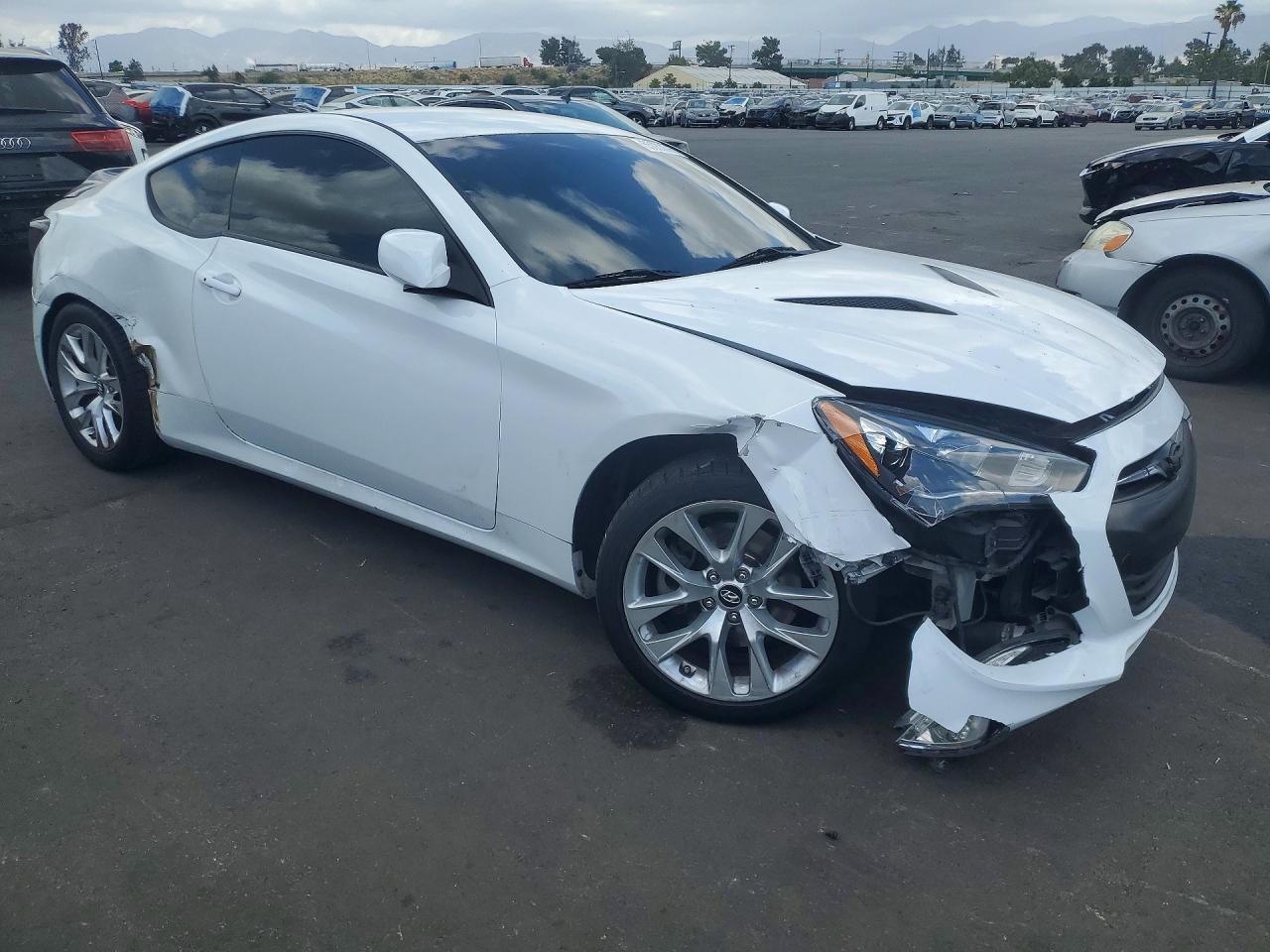 2014 Hyundai Genesis Coupe 2.0t White vin: KMHHT6KD5EU118926