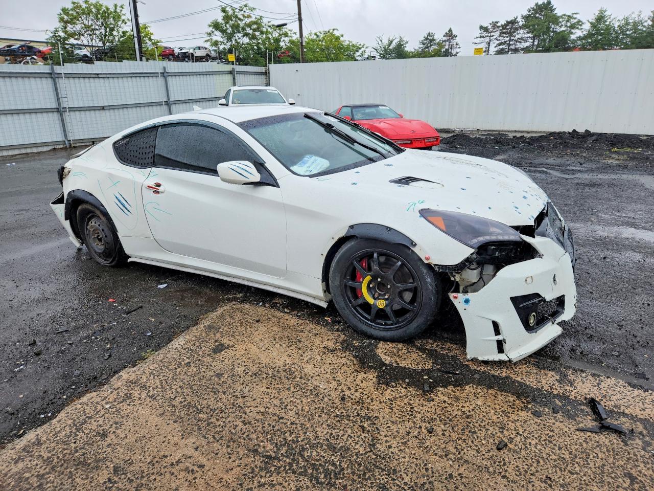 2010 Hyundai Genesis Coupe 2.0t R-spec Белый vin: KMHHT6KD6AU027707