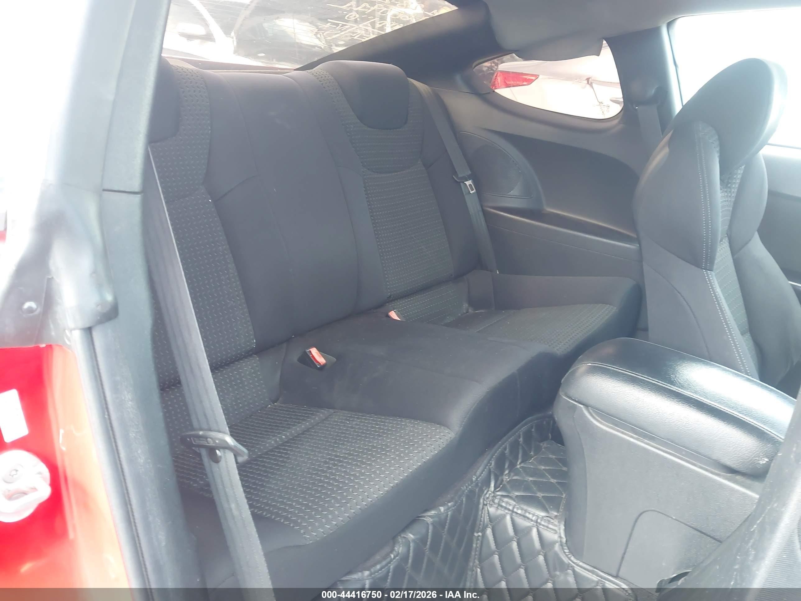 2010 Hyundai Genesis 2.0t Red vin: KMHHT6KD7AU035413