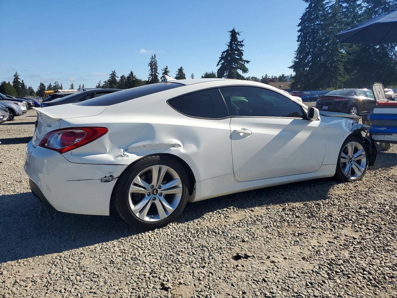 2011 Hyundai Genesis Coupe 2.0t White vin: KMHHT6KD7BU063424