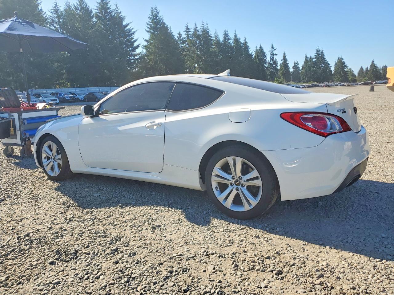 2011 Hyundai Genesis Coupe 2.0t White vin: KMHHT6KD7BU063424