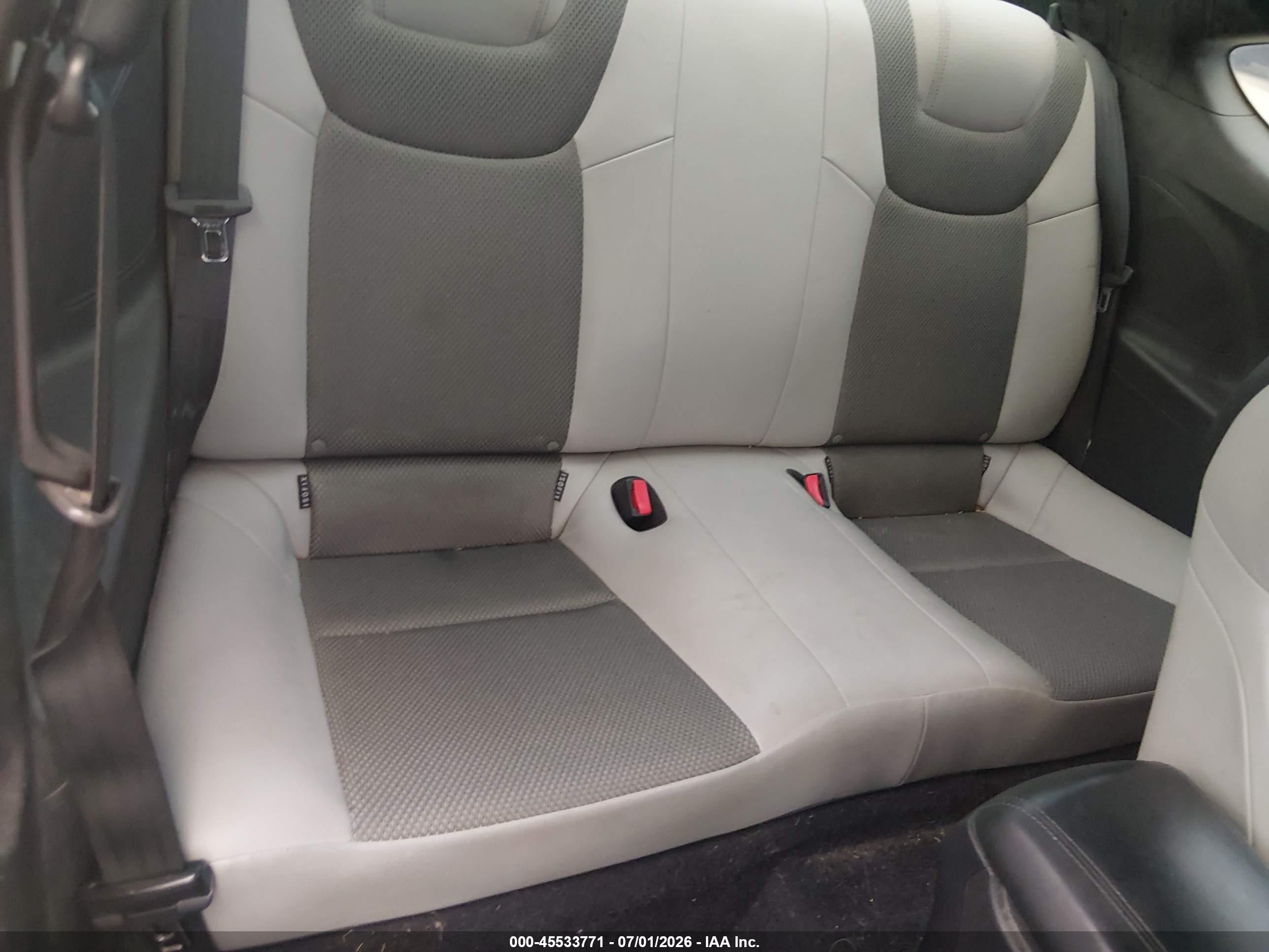 2013 Hyundai Genesis 2.0t Premium Silver vin: KMHHT6KD7DU083868