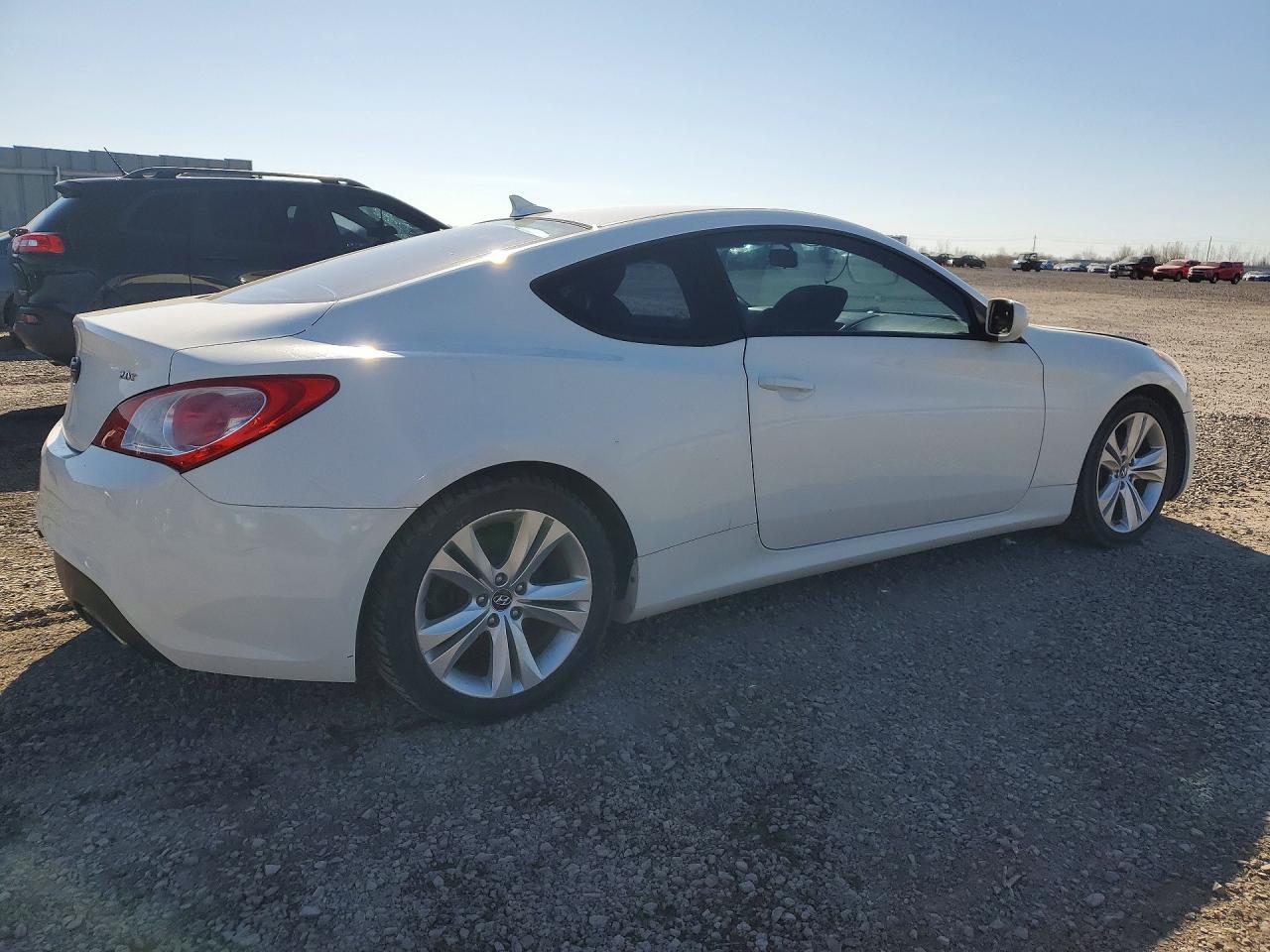 2012 Hyundai Genesis Coupe 2.0t White vin: KMHHT6KD8CU066625