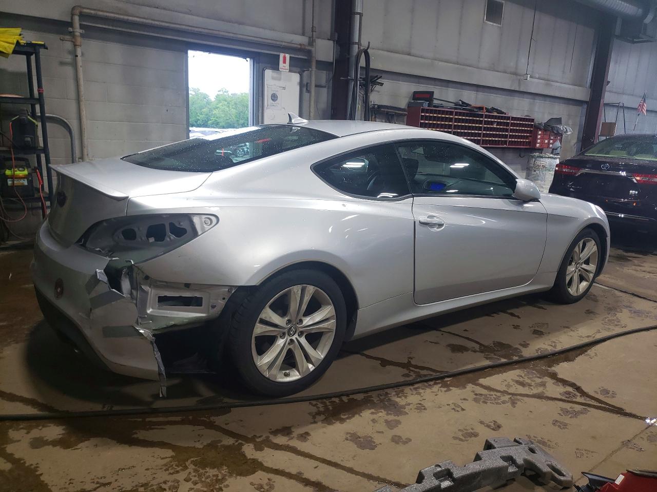 2012 Hyundai Genesis Coupe 2.0t Silver vin: KMHHT6KD8CU067466