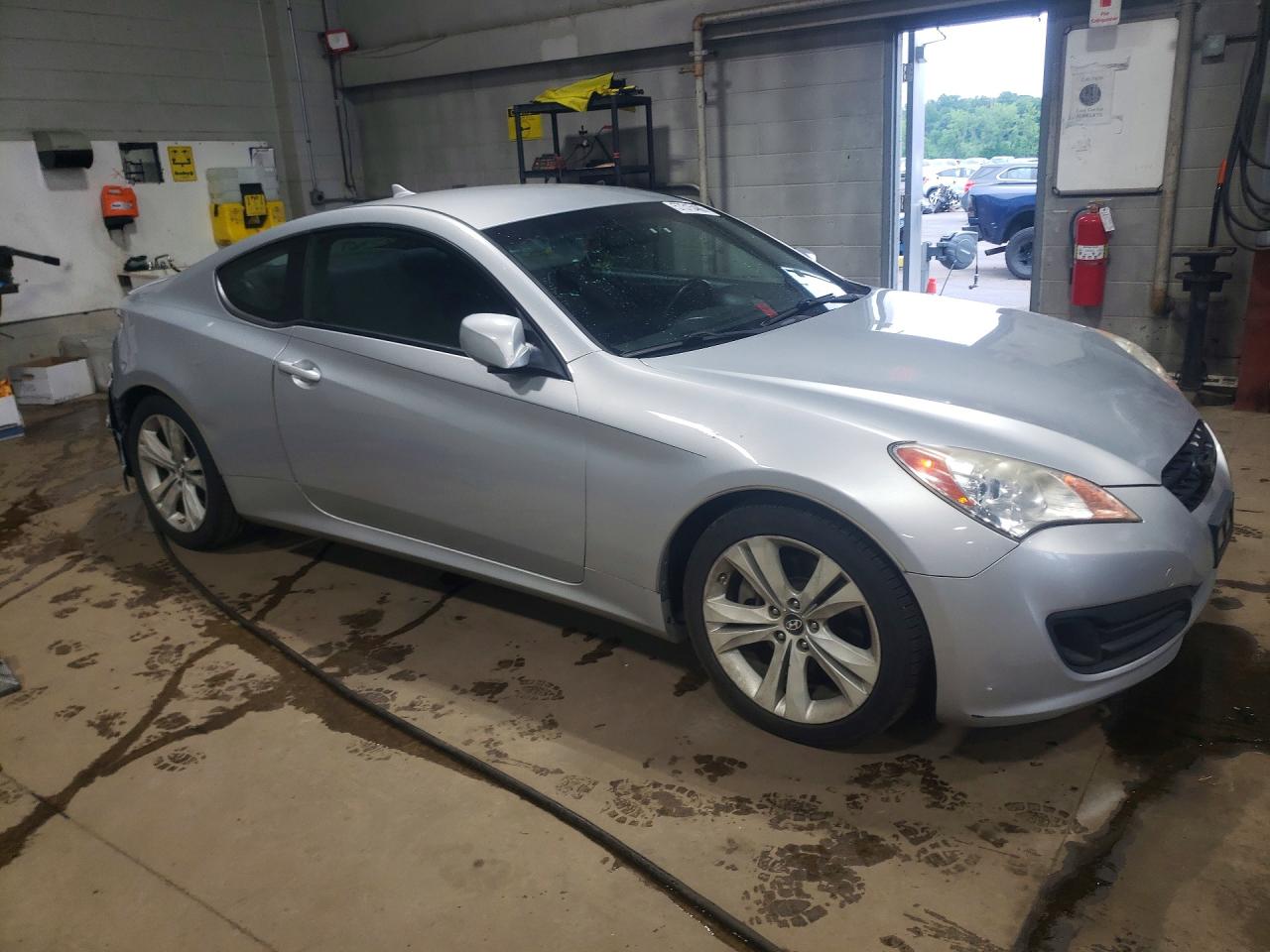 2012 Hyundai Genesis Coupe 2.0t Silver vin: KMHHT6KD8CU067466