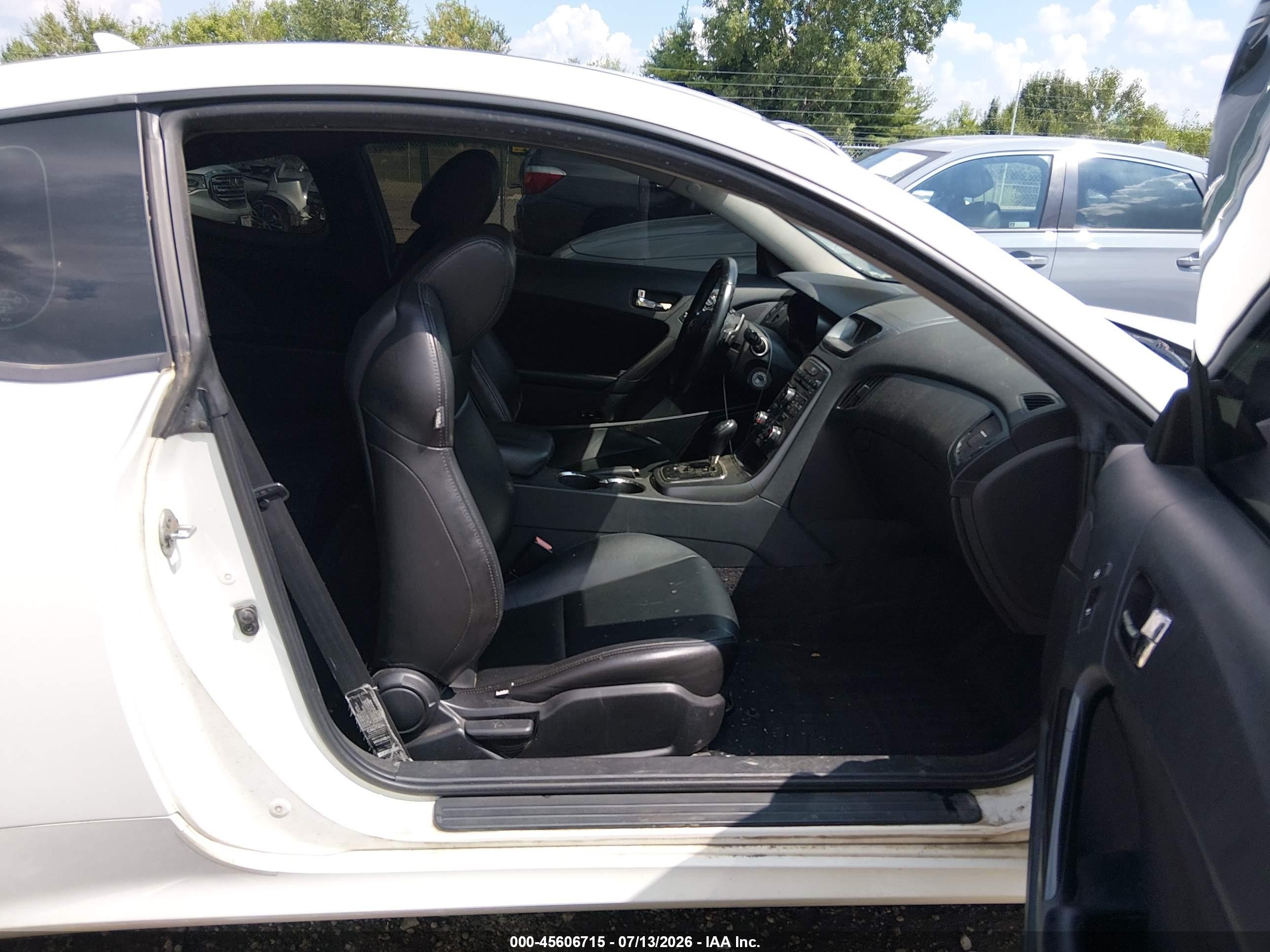2012 Hyundai Genesis 2.0t White vin: KMHHT6KD8CU071887