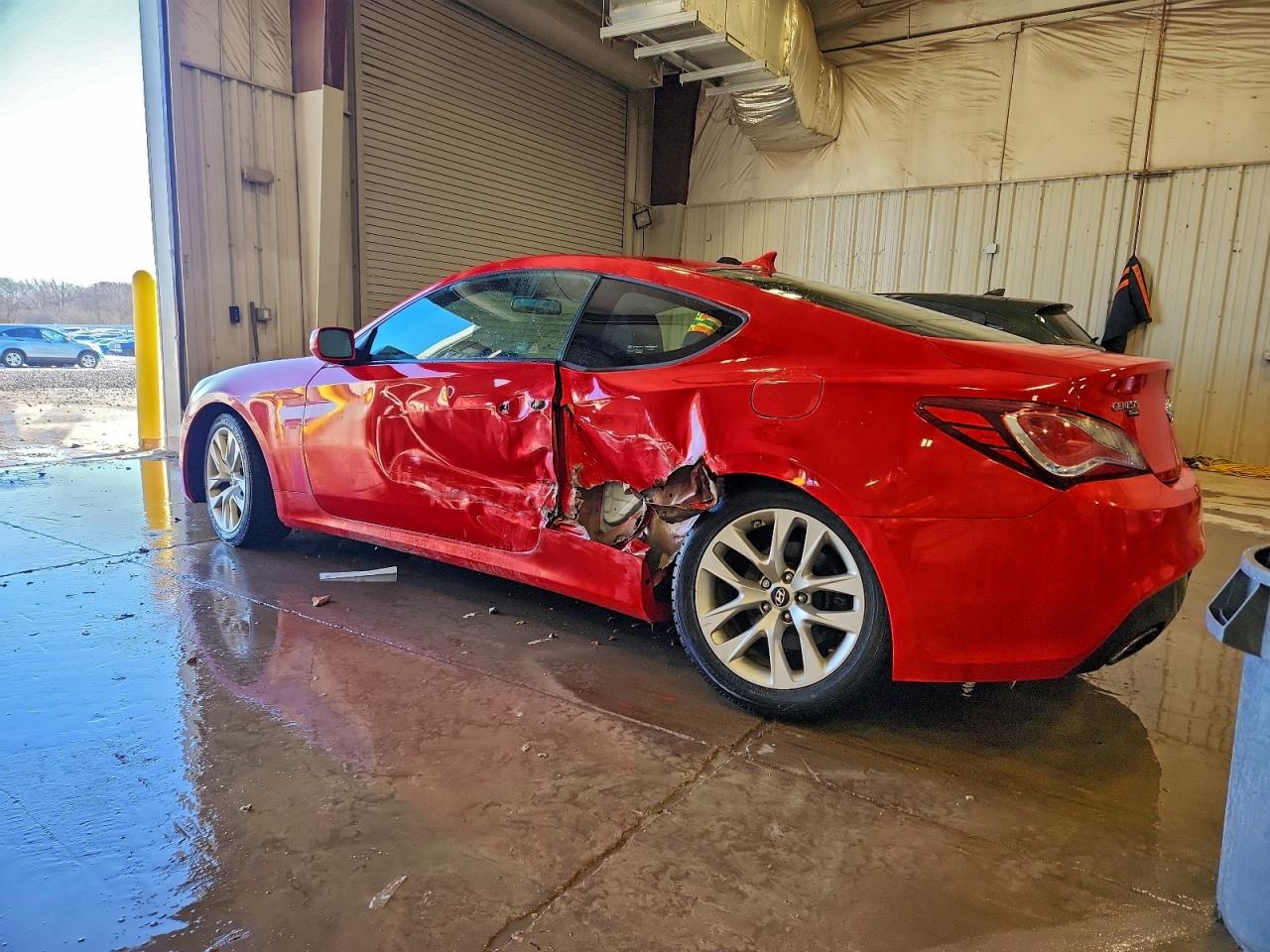 2013 Hyundai Genesis Coupe 2.0t Red vin: KMHHT6KD8DU109362