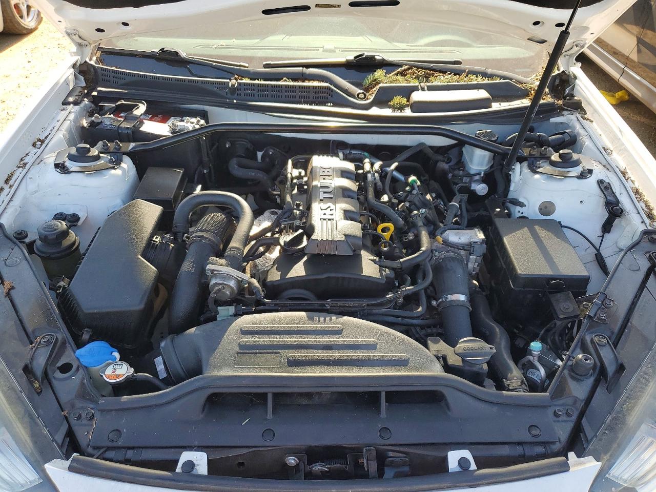 2013 Hyundai Genesis Coupe 2.0t R-spec White vin: KMHHT6KD8DU112410