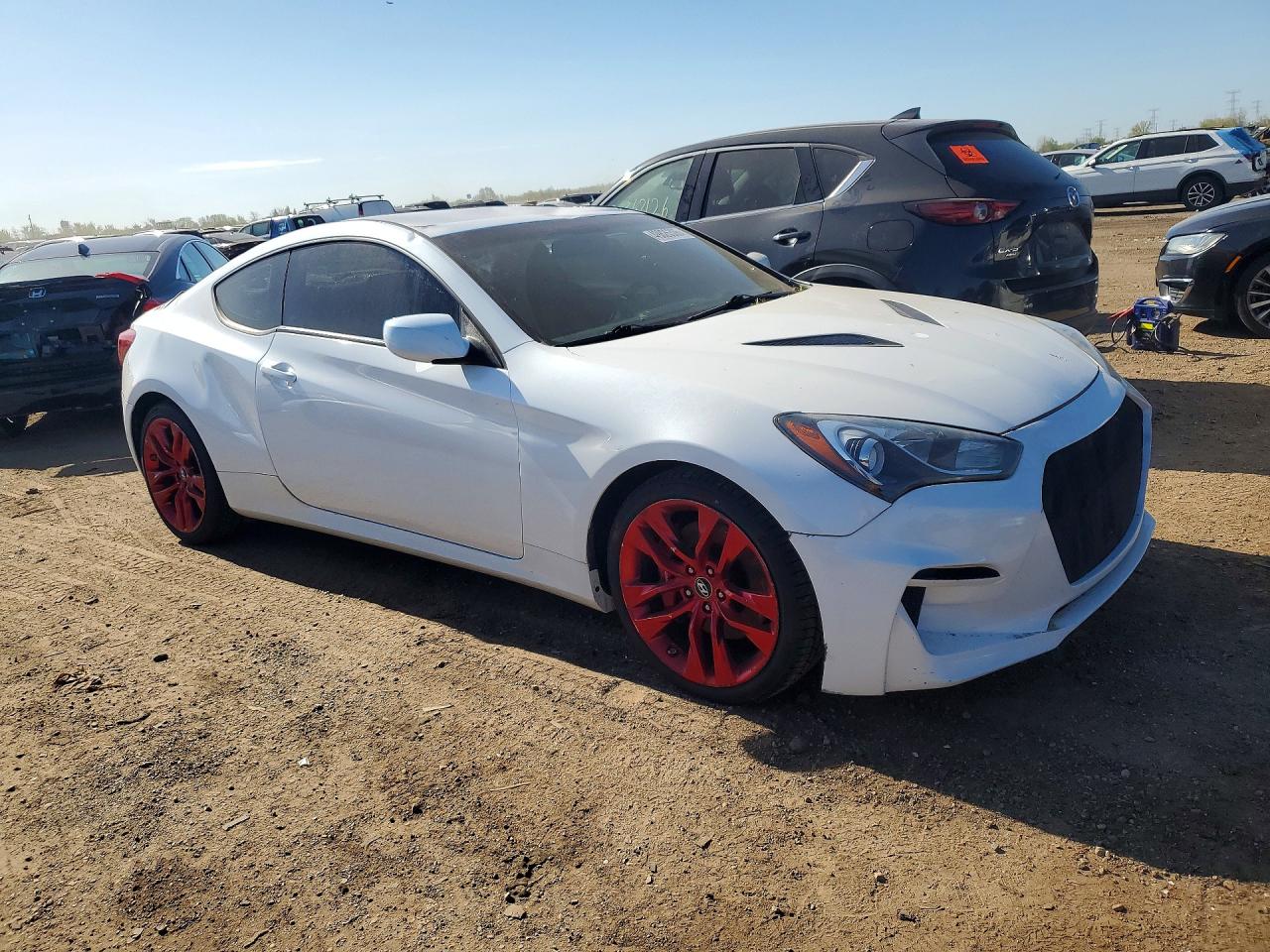 2013 Hyundai Genesis Coupe 2.0t R-spec White vin: KMHHT6KD8DU112410