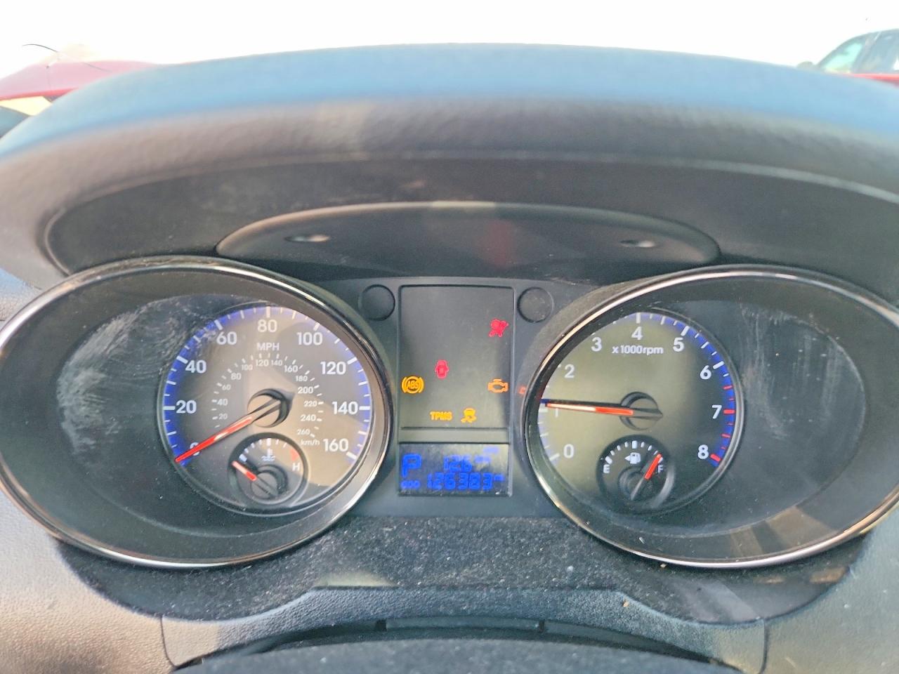 2011 Hyundai Genesis Coupe 2.0t Red vin: KMHHT6KD9BU059911